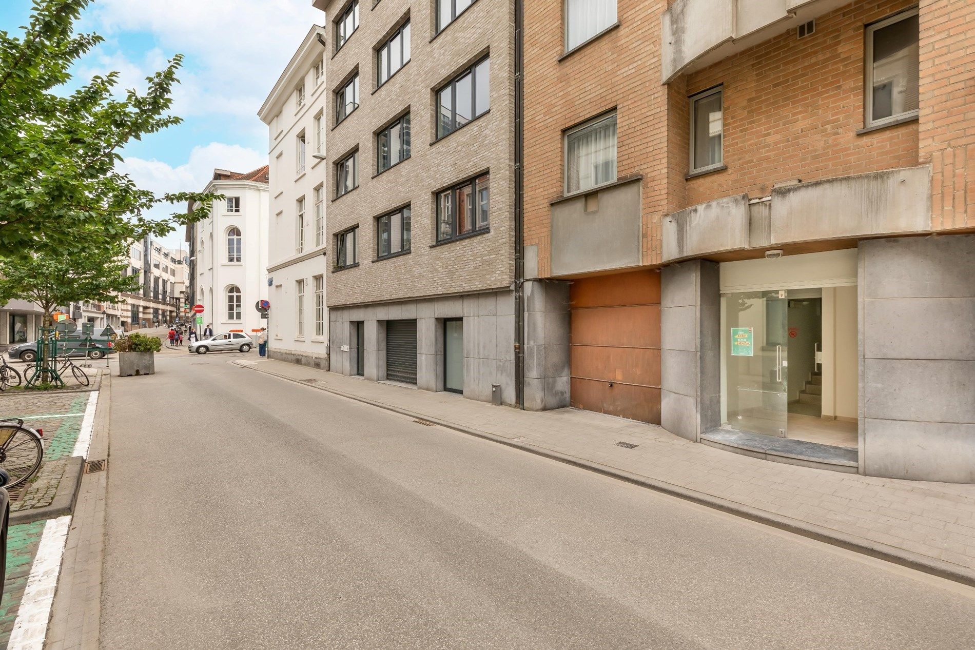 Instapklaar 1-slaapkamerappartement met terras foto 11