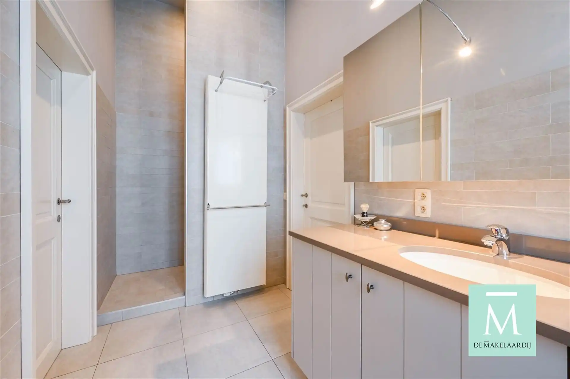 Gemeubeld 'Luxe' appartement te Mechelen foto 13