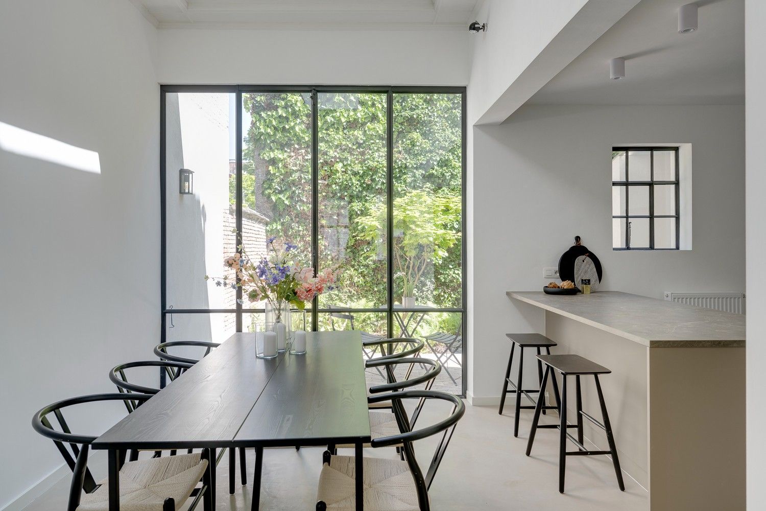 Karaktervol herenhuis met 6 slaapkamers, stadstuin en hoogwaardige afwerking foto 7