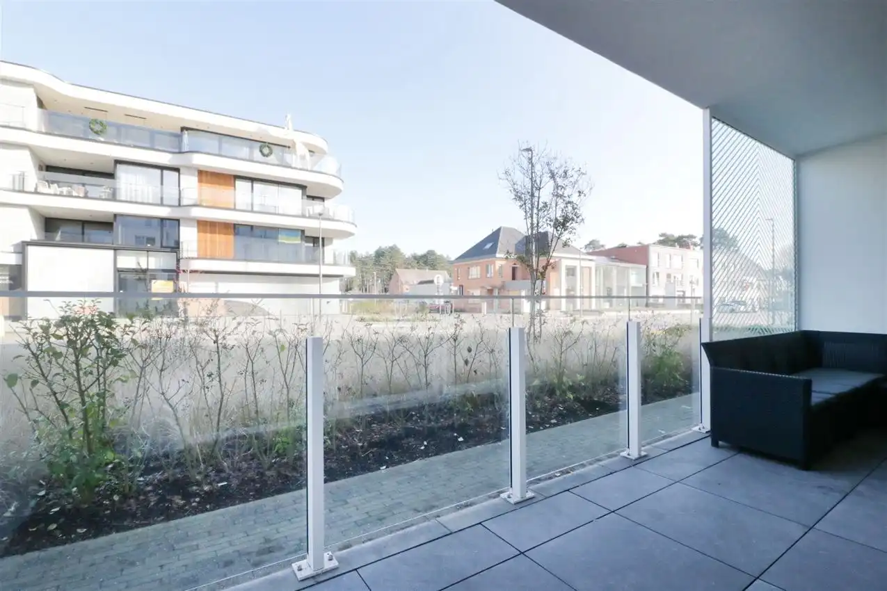 Gelijkvloers app., twee slpk, zonnig terras in centrum foto 10