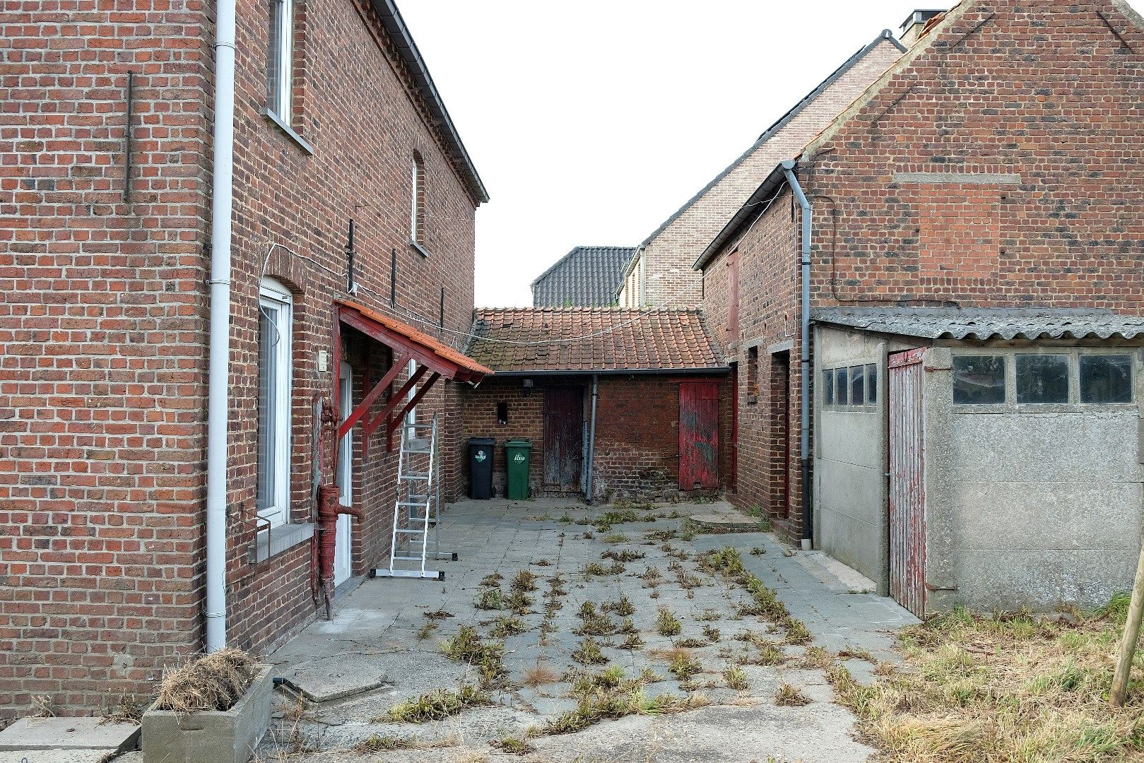 Te renoveren landelijk gelegen woning met 4 slaapkamers foto 22