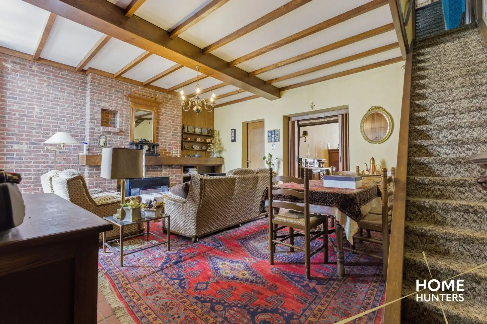 Karaktervolle te renoveren woning met 4 slaapkamers en ruime tuin te Ieper foto 11