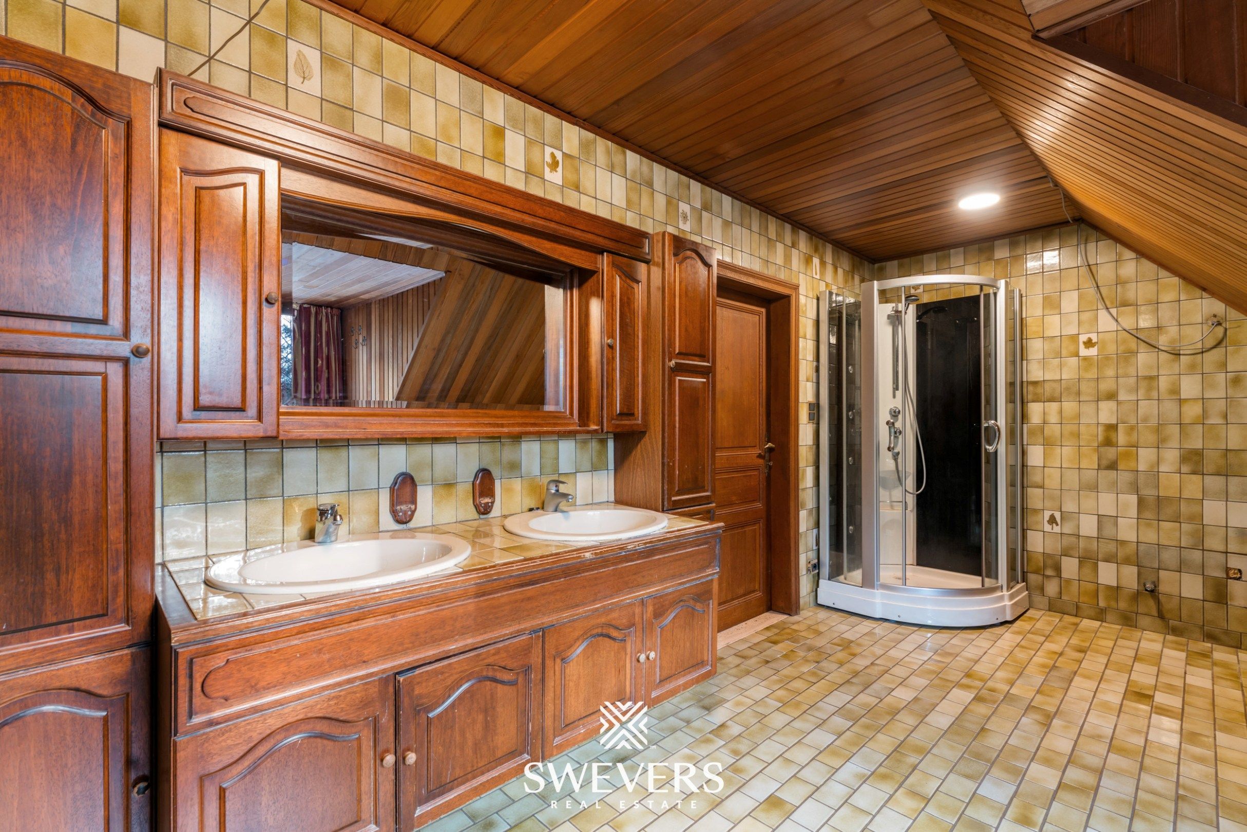 Stijlvol en ruim wonen in een woning met veel potentieel in het residentiële Bolderberg foto 32