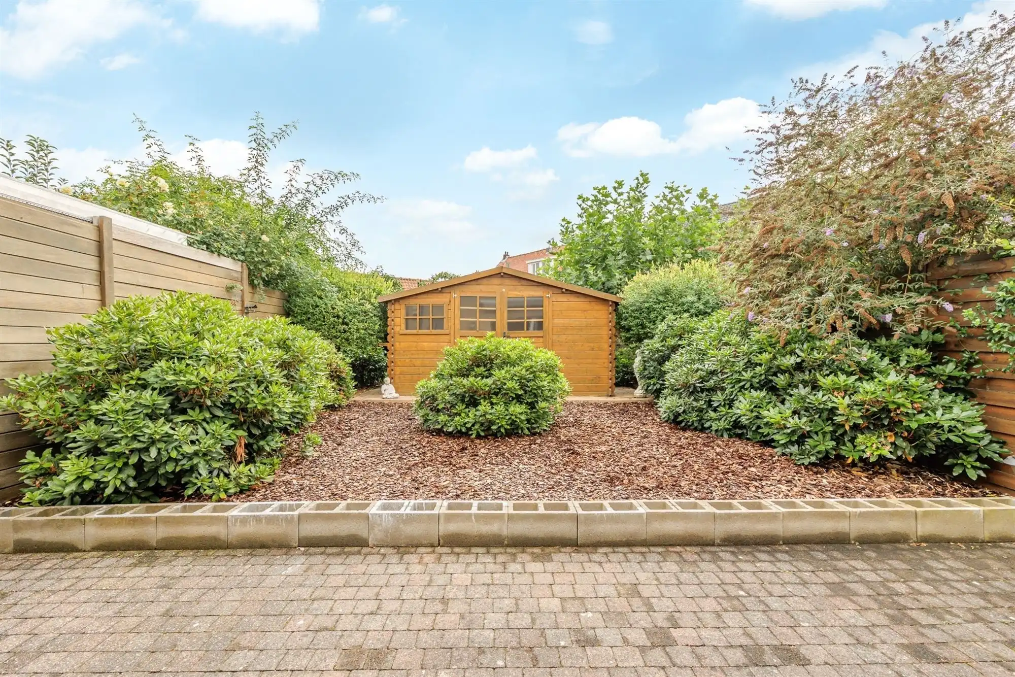 Instapklare ruime woning met 4 slpkmrs. en tuin foto 23