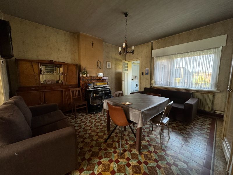 Ruime te renoveren hoeve gelegen in het groen op 1182m². foto 3