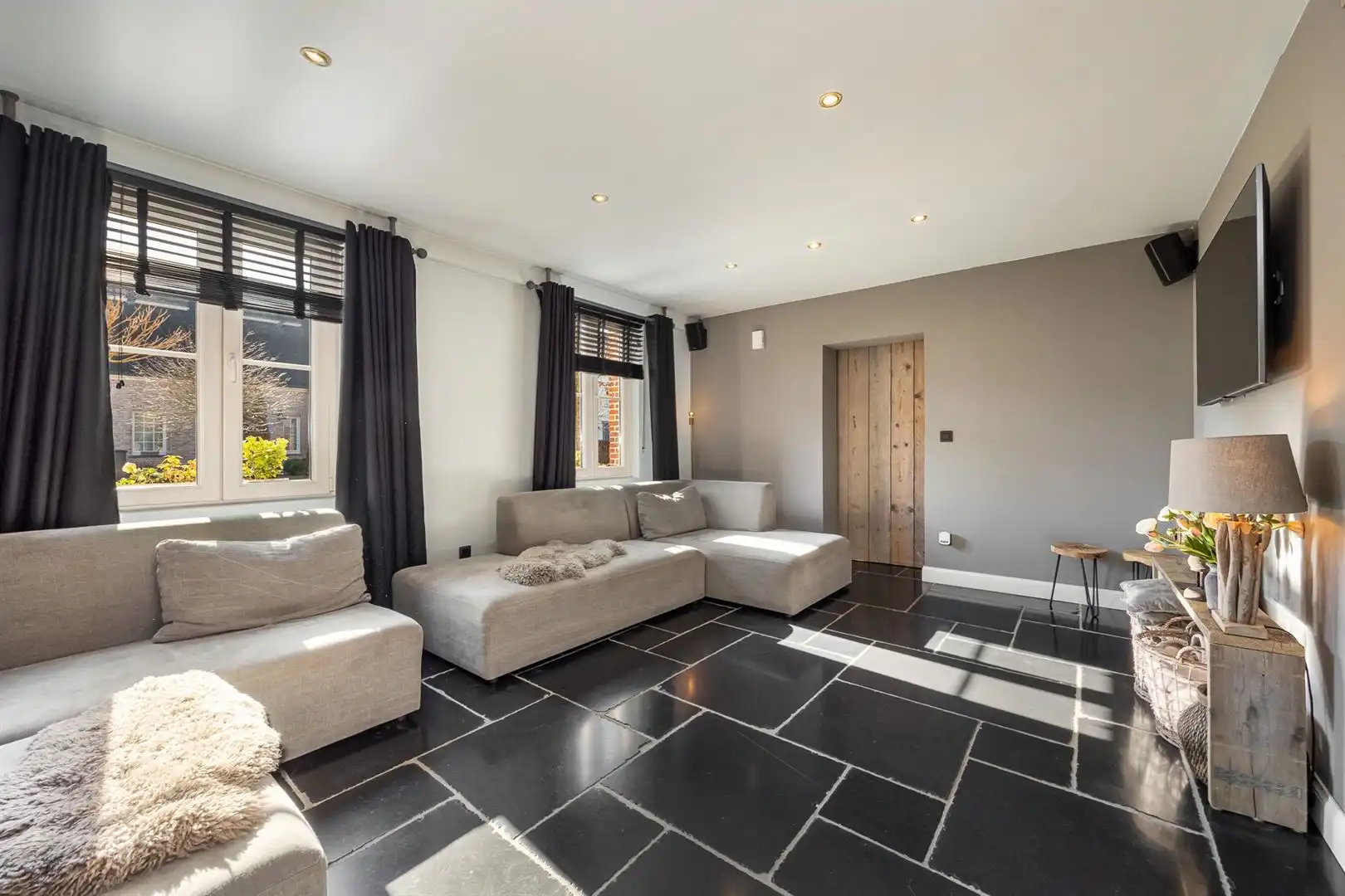 Een thuis vol sfeer met 5 slpks en een mooie tuin! foto 3