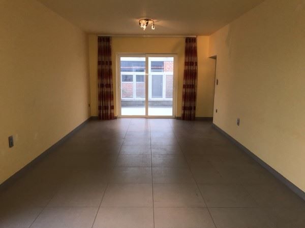 Gezellige halfopen woning met 3 slaapkamers, veranda en carport in Paal foto 2