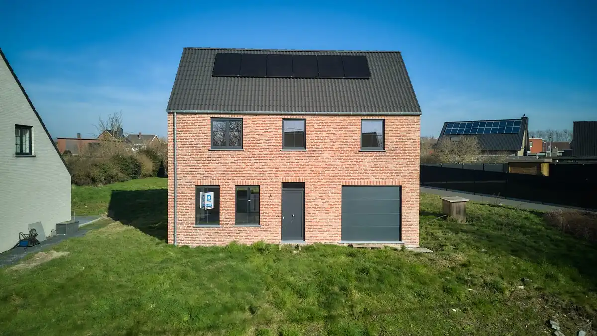 Prachtige alleenstaande nieuwbouwwoning te Hooglede foto {{pictureIndex}}