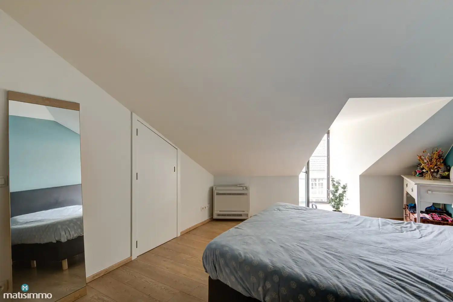 RIANT DUPLEXAPPARTEMENT MET 3 SLAAPKAMERS, TERRAS EN 2 AUTOSTAANPLAATSEN NABIJ HET CENTRUM VAN TONGEREN foto 30