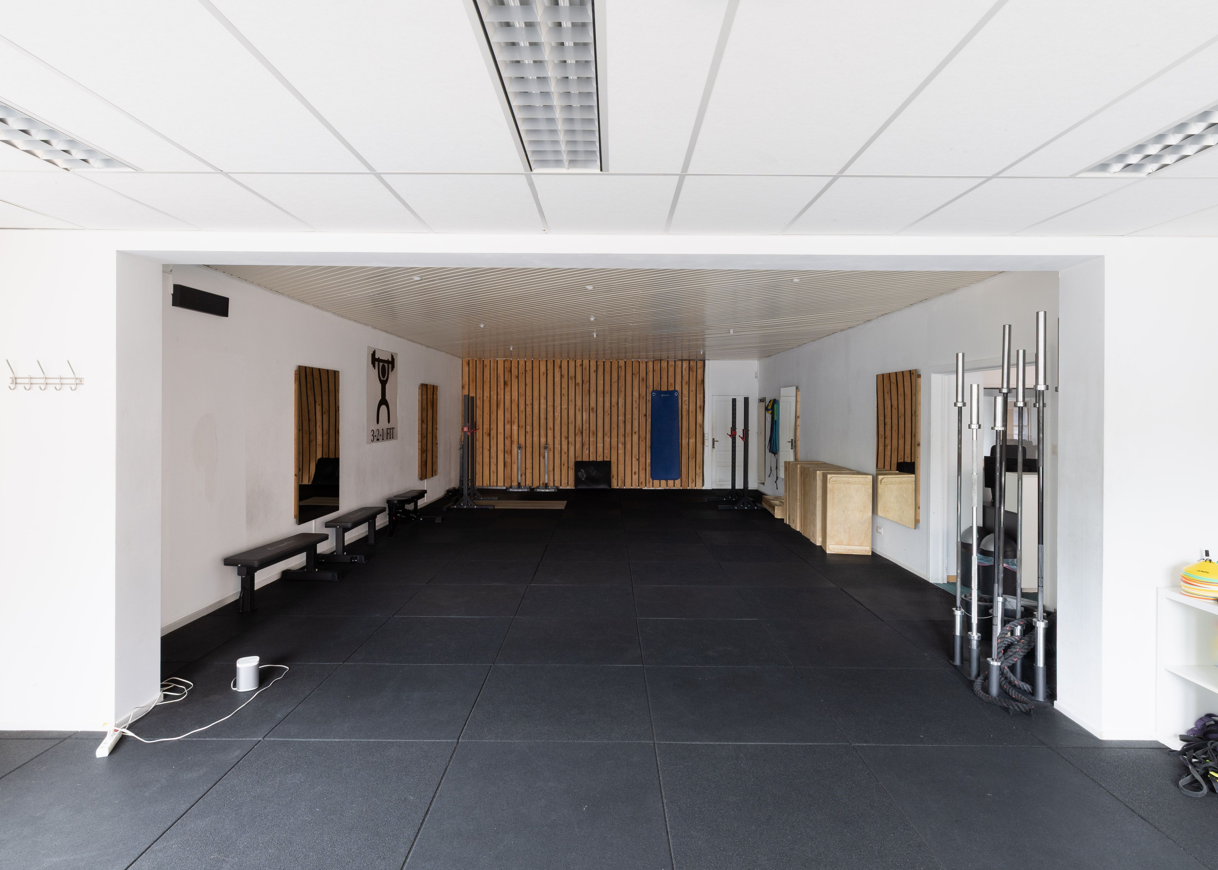 Loods + 5 vergunde woningen foto 8
