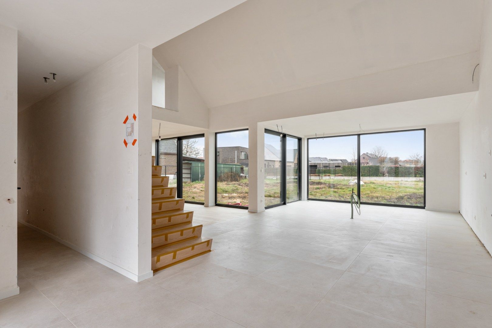 Exclusieve halfvrijstaande woning te koop na transformatie van bestaande hoeve naar 2 BEN-woningen!  foto 5