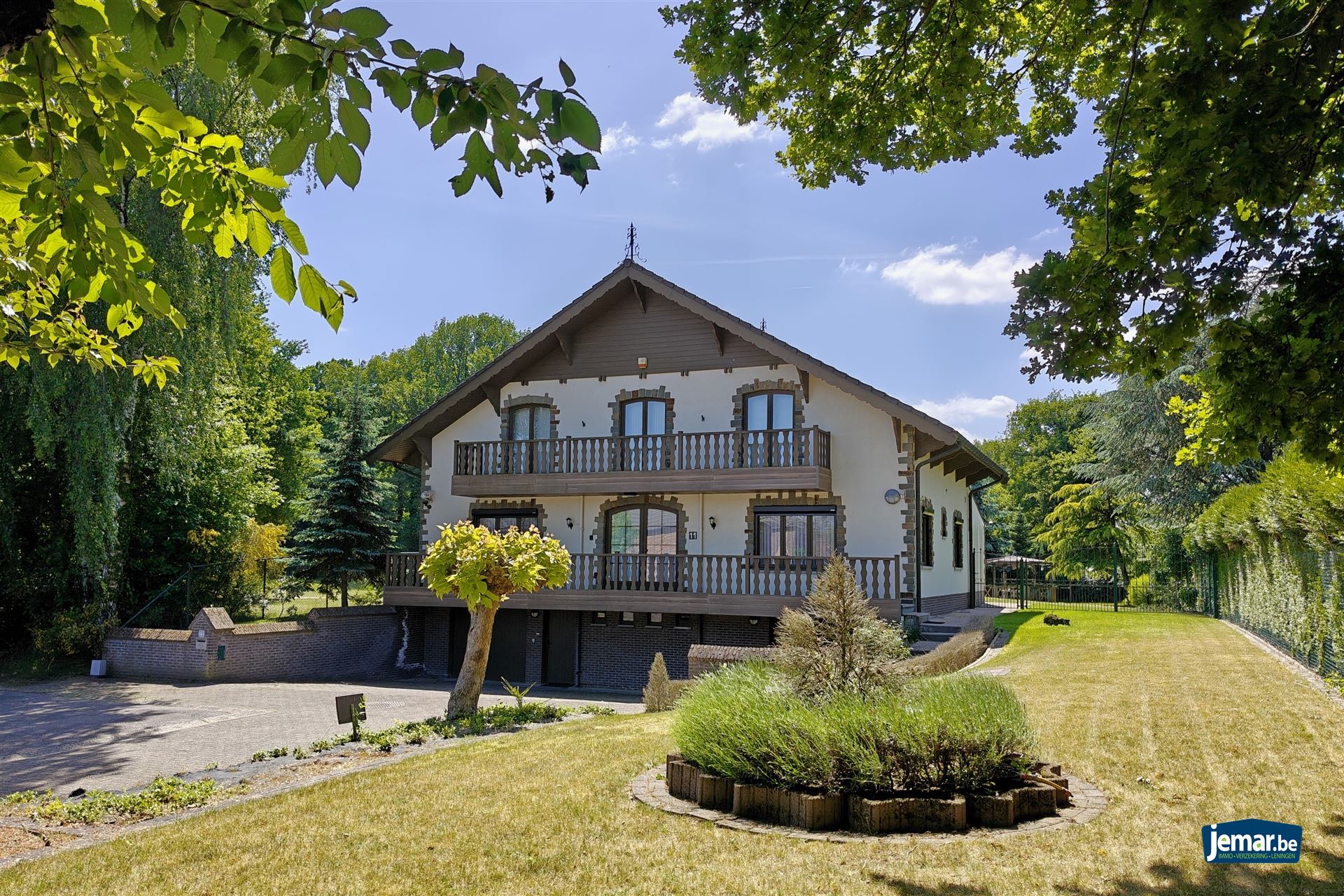 Huis foto {{pictureIndex}}
