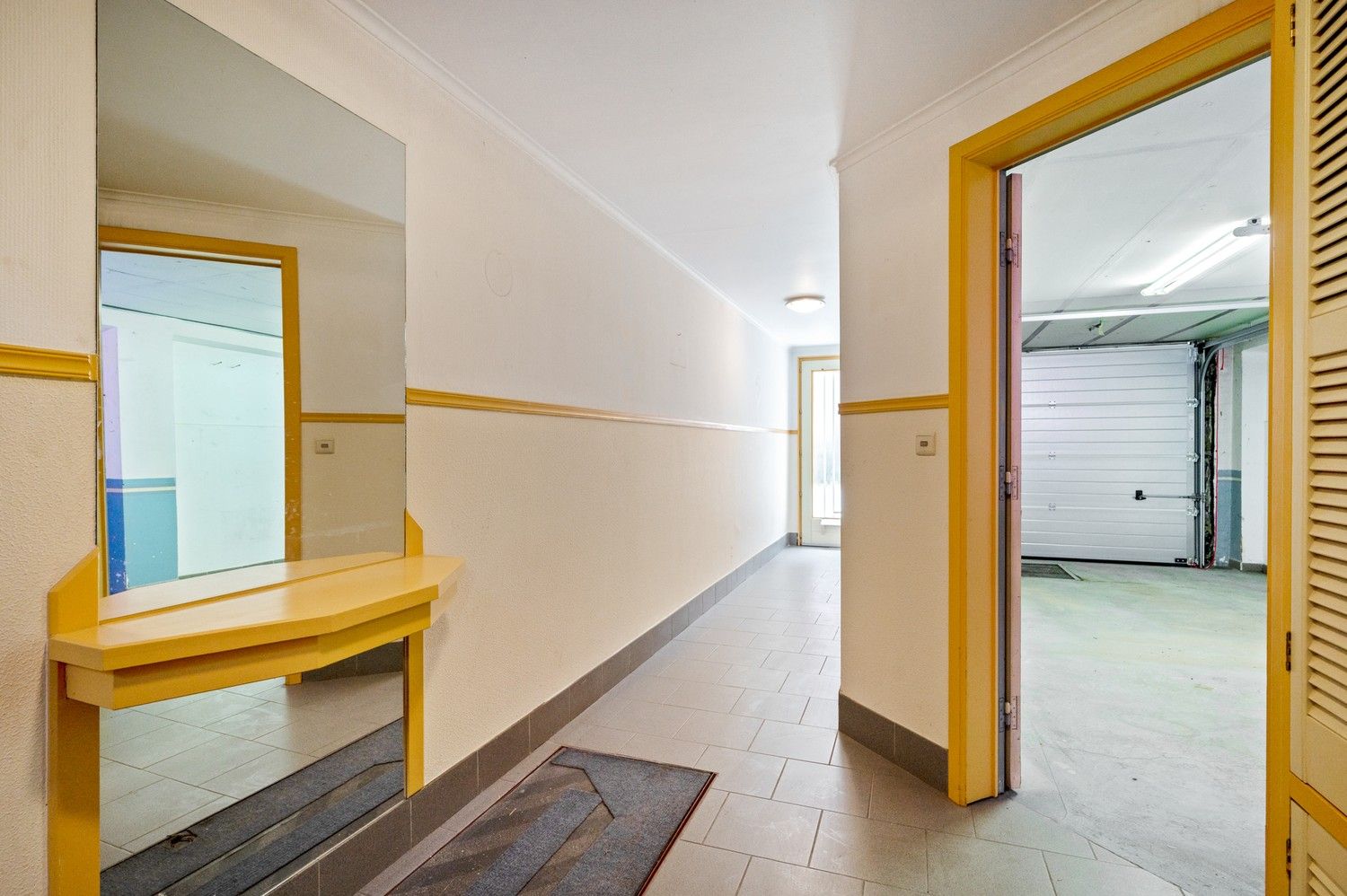 Charmante woning met 2 slaapkamers en een garage in Borgerhout foto 2