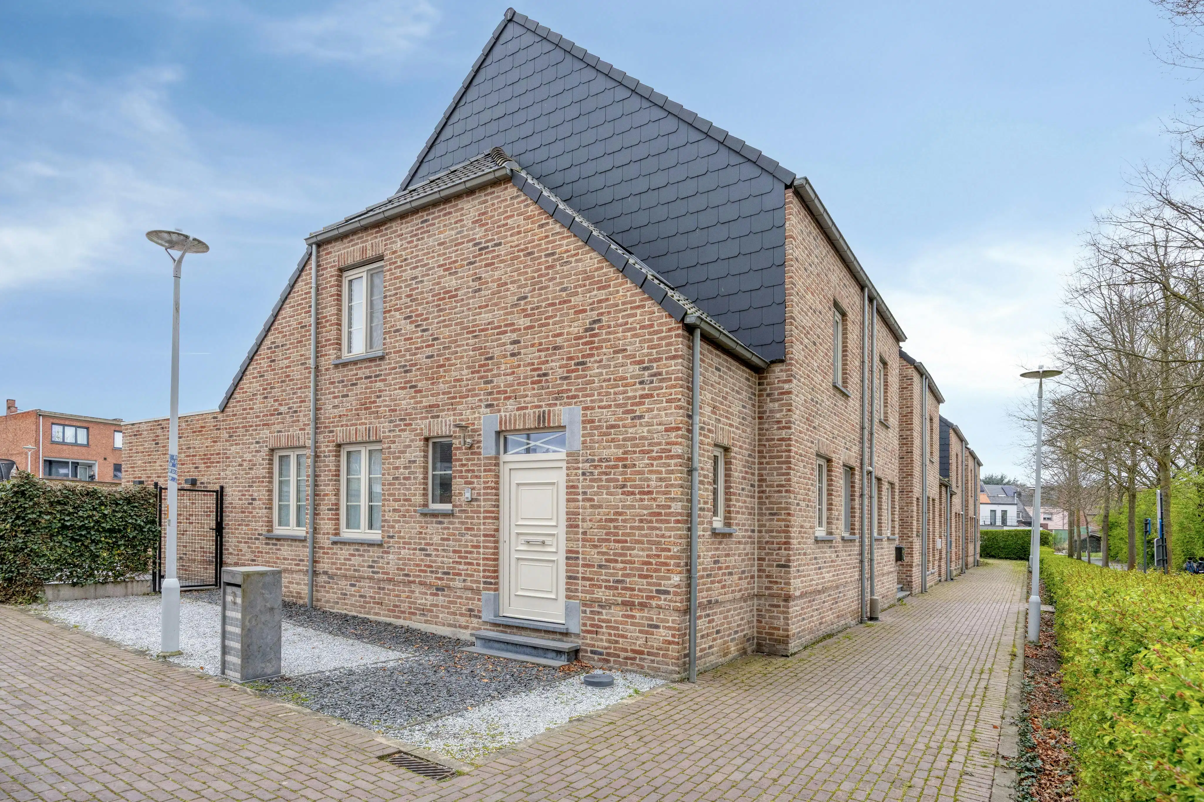 Energiezuinig huis te koop in Kruibeke  foto {{pictureIndex}}