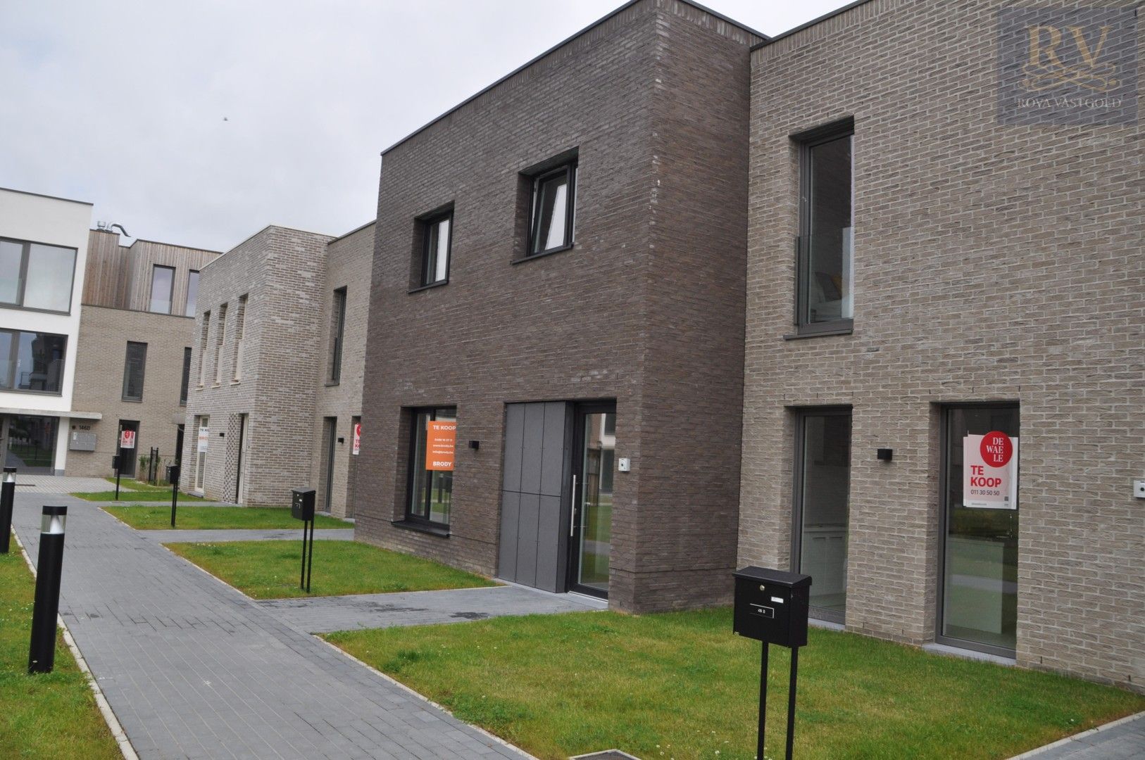 RUIME NIEUWBOUWWONING VAN 169.4 M² MET 3 SLPK'S MET TERRAS EN TUIN IN HASSELT foto 4