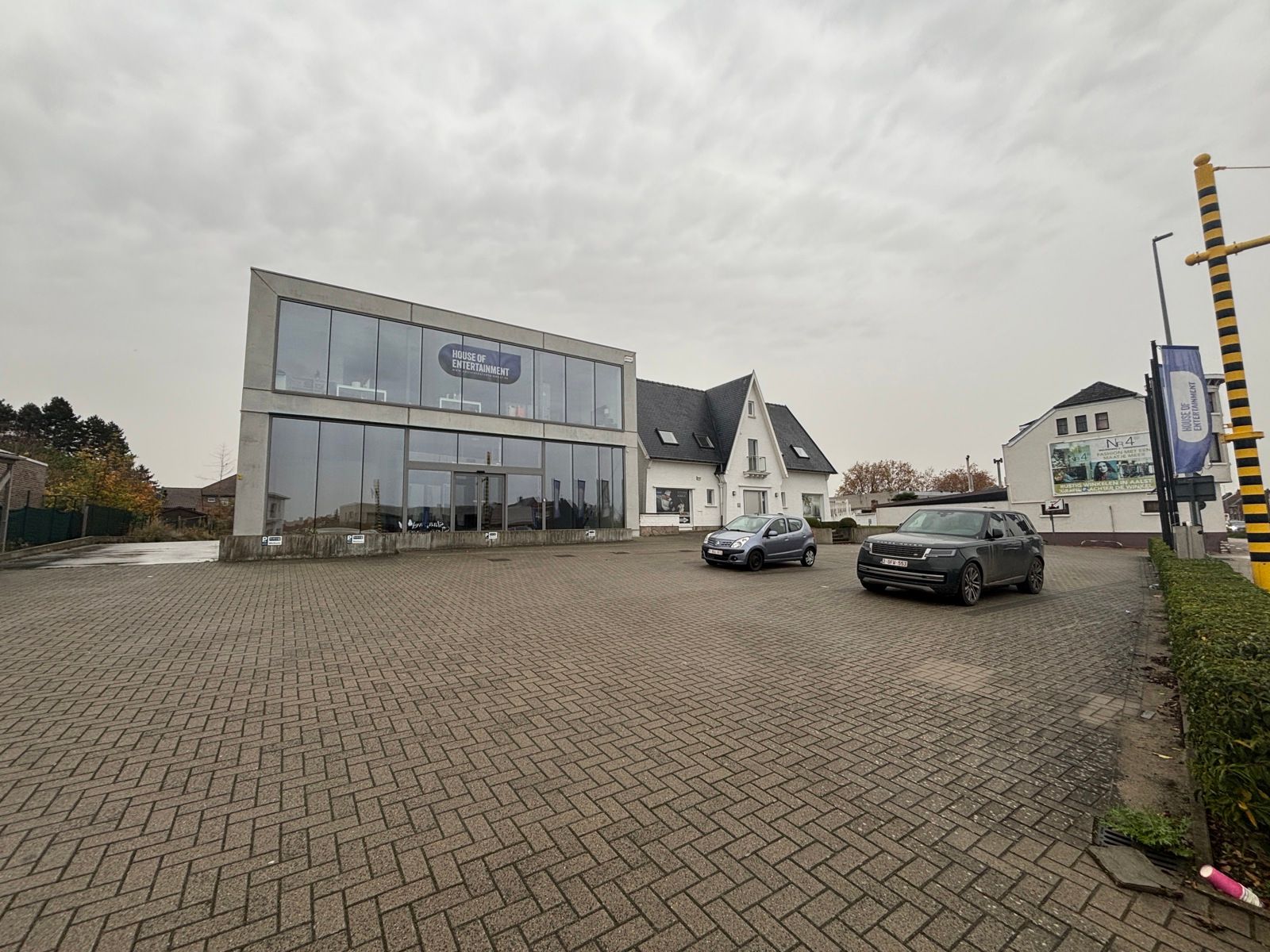 Commerciële ruimte te huur foto {{pictureIndex}}