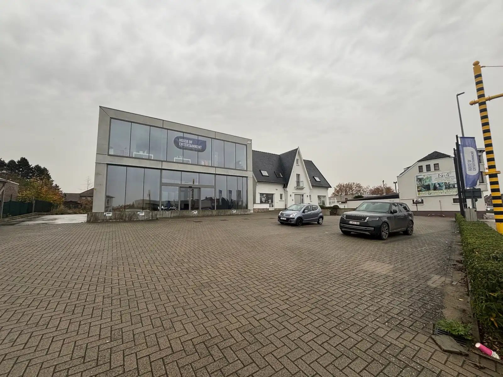 Commerciële ruimte te huur foto {{pictureIndex}}