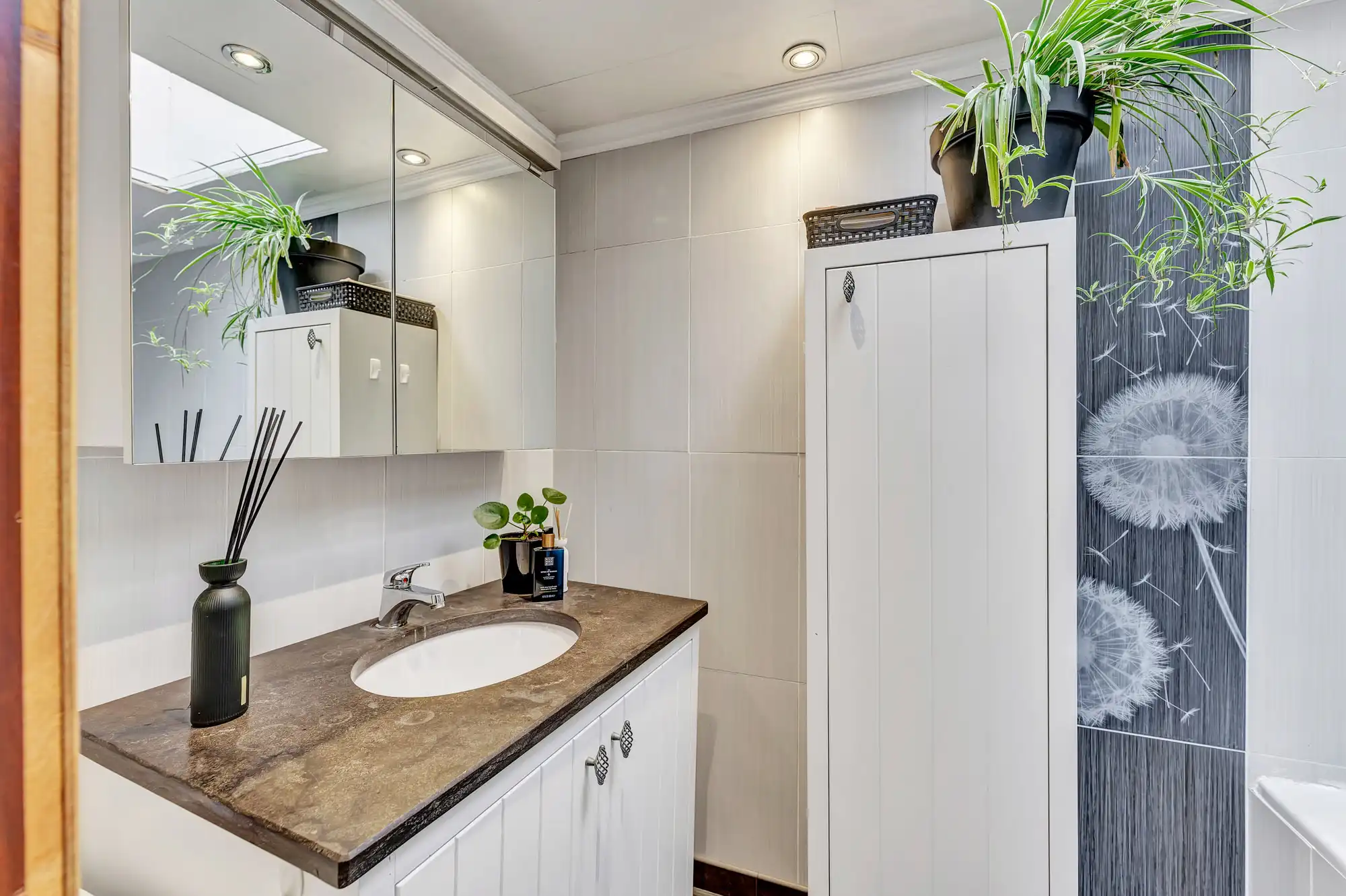 Instapklare woning met ruime garage op groene locatie foto 14