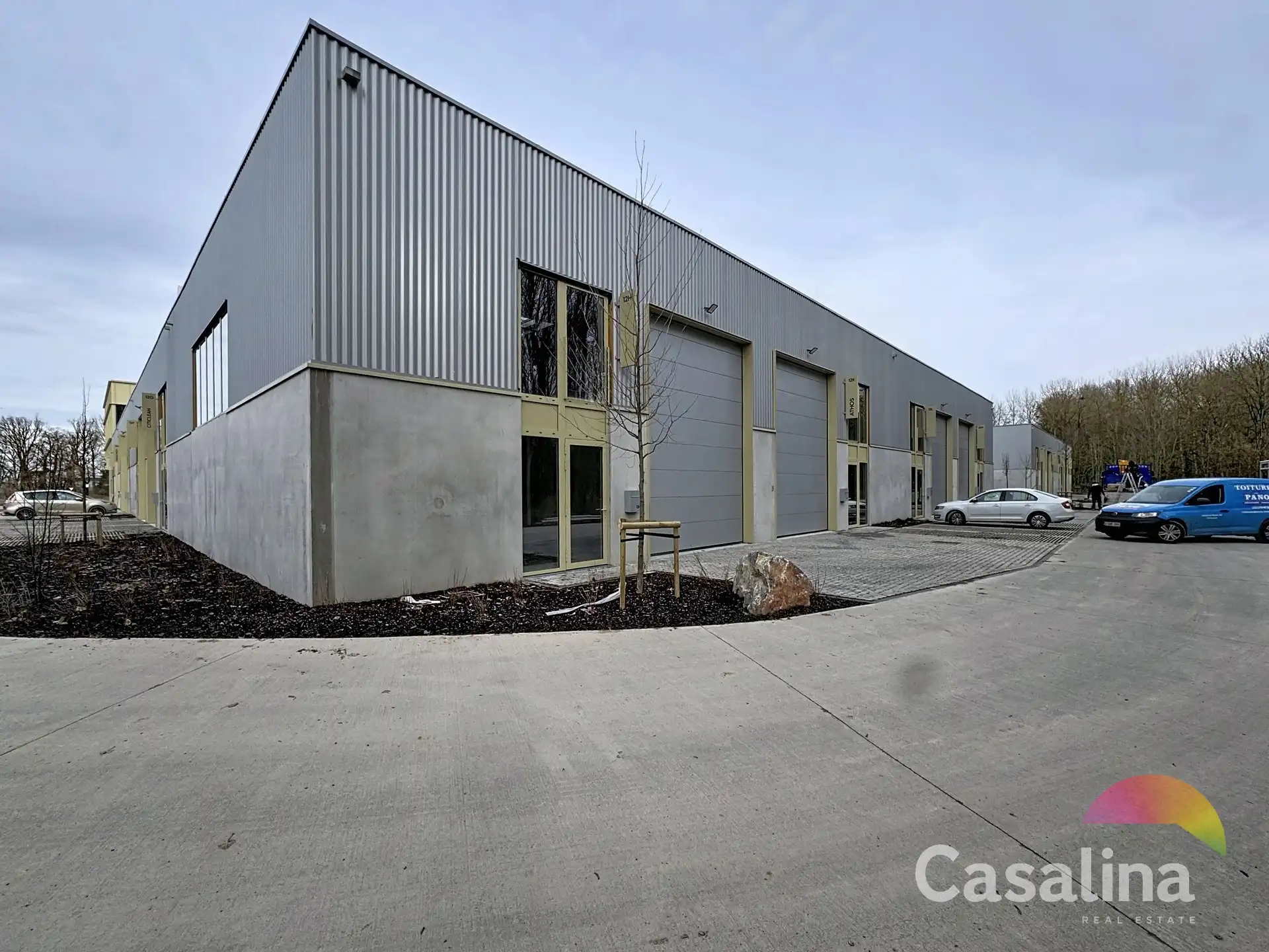 Nieuw magazijn van ±155 m² te huur – Strategische ligging foto 17