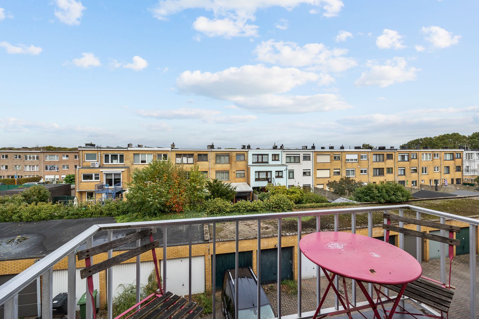 Ruim tweeslaapkamer appartement met garagebox in Hoevenen! foto 9