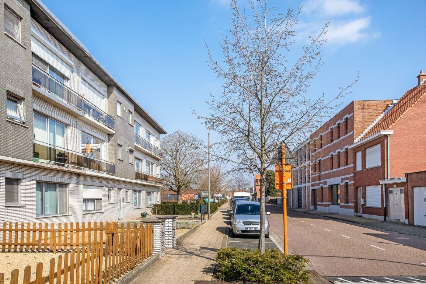 Instapklaar appartement met 2 slaapkamers, balkon en garagebox. foto {{pictureIndex}}