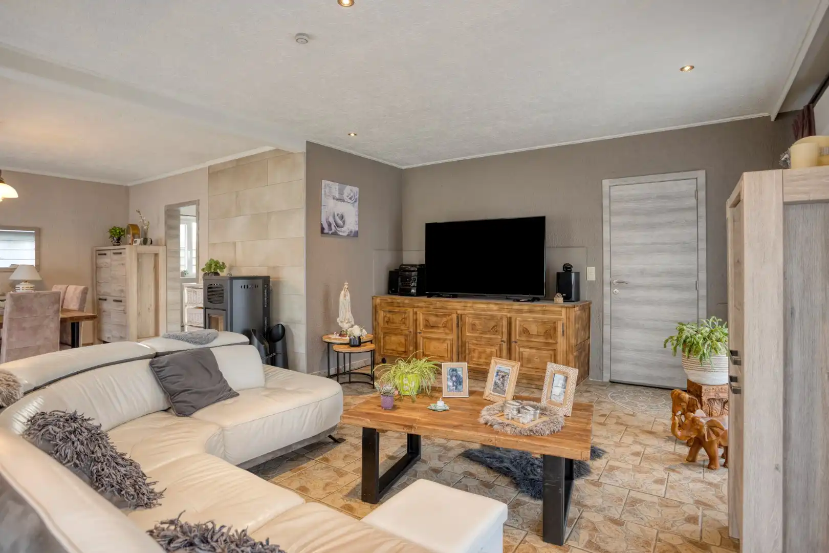 Rustig gelegen glvl woning met 3 slpks en hobby-/werkruimte op 648 m² te Veerle ! foto 3