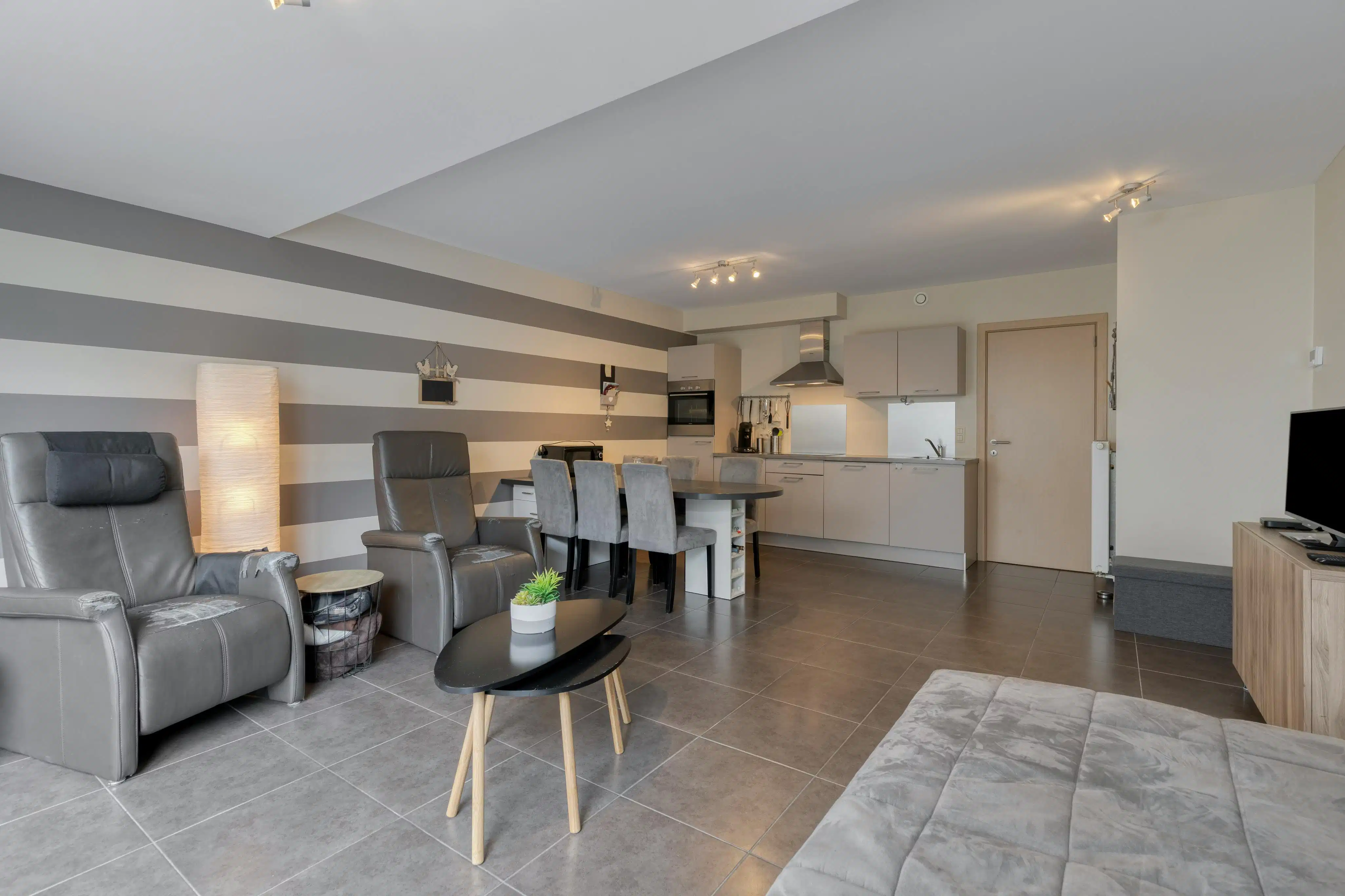 Appartement (75m²) met 2 slaapkamers in centrum De Panne foto 3