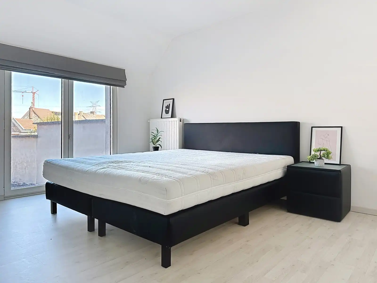 Instapklare, gerenoveerde woning met gezellige koer in hartje Niel! foto 22