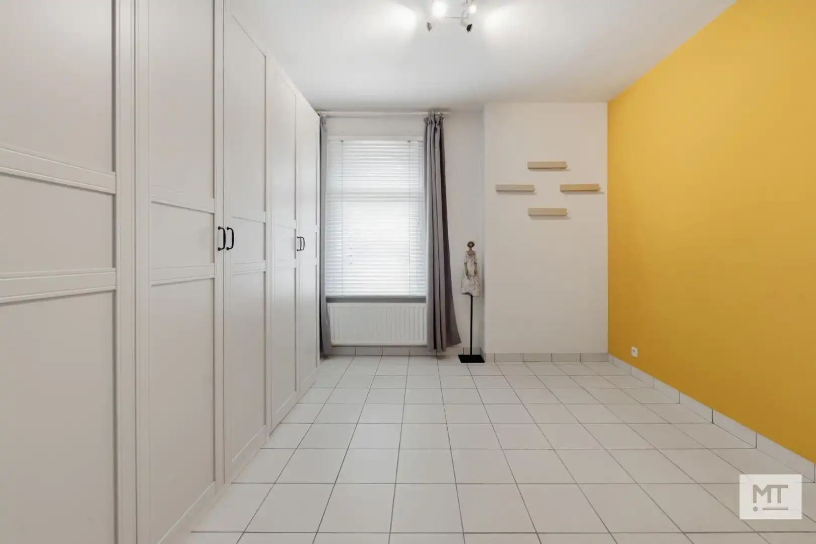 Gelijkvloers twee-slaapkamerappartement met garage te koop in het centrum van Langemark foto 7