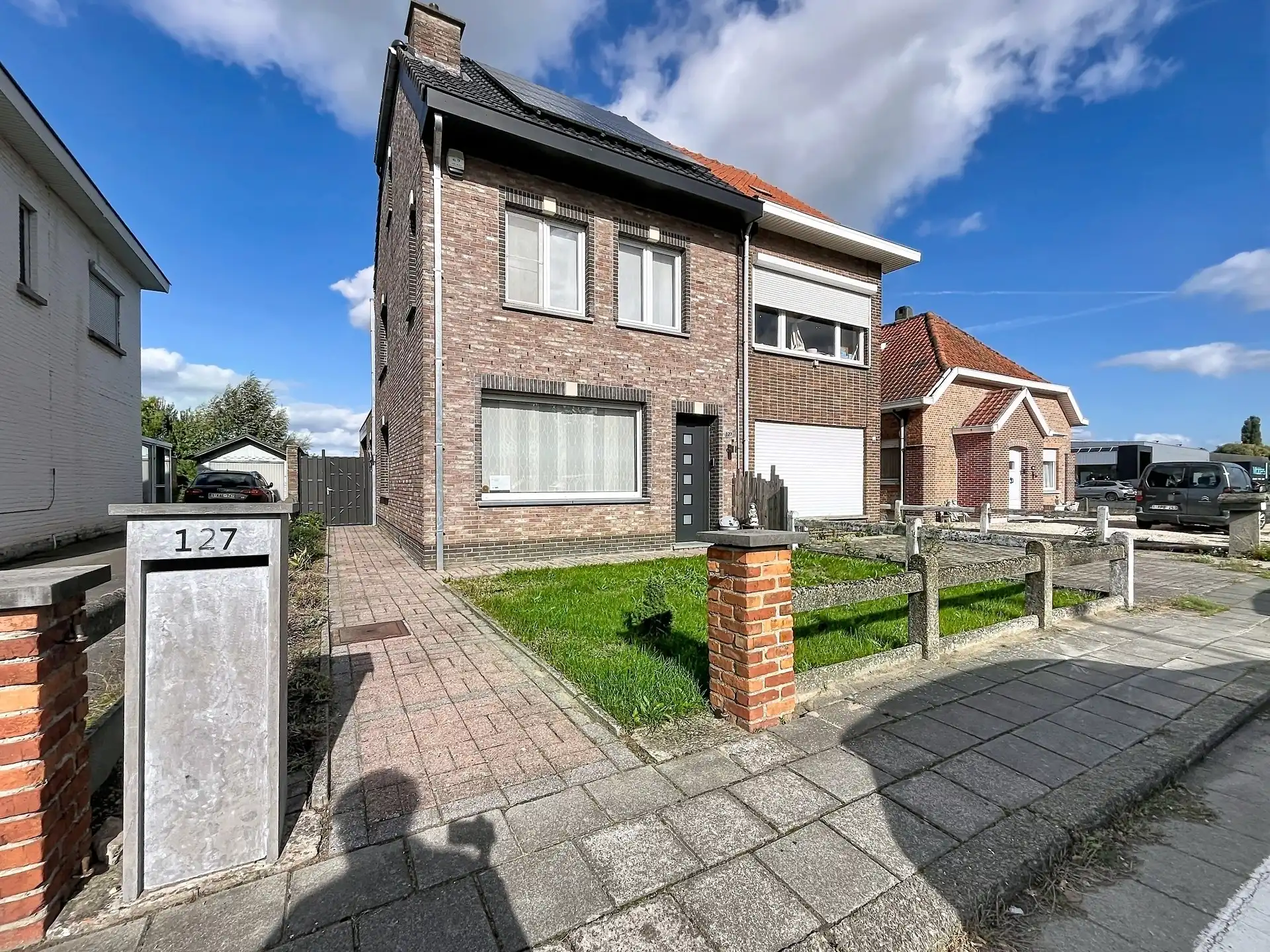 Instapklare gezinswoning met 3 slaapkamers en garage! foto 13