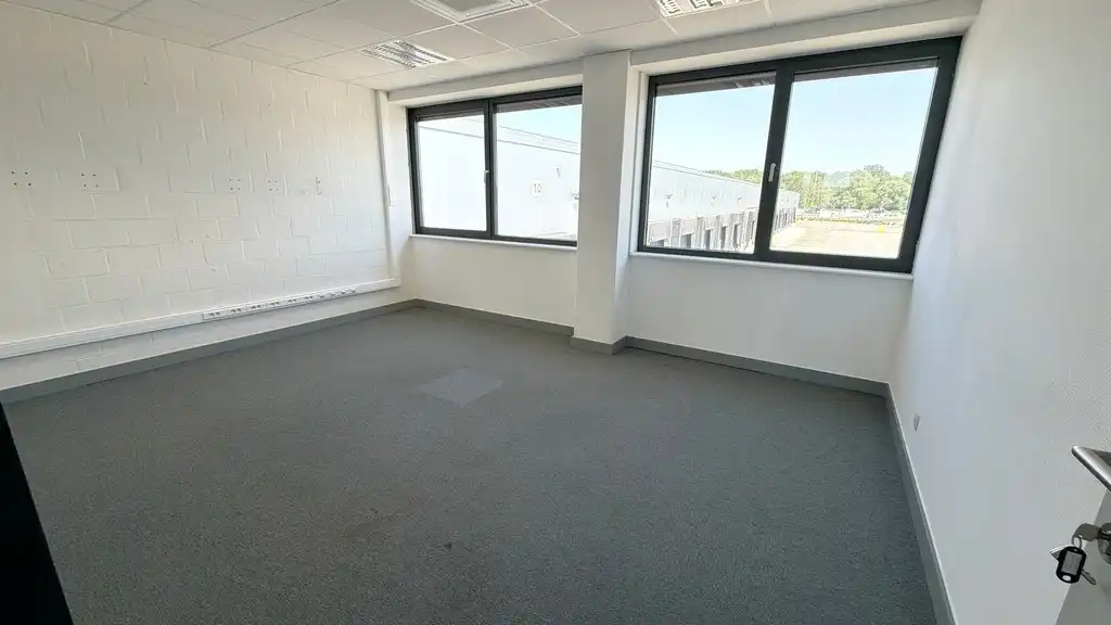Opslagruimte te huur op logistieke site te Willebroek foto 14