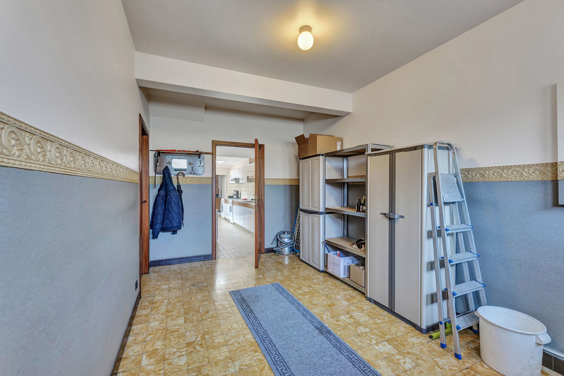 Te renoveren woning met 3 slpks en garage nabij centrum foto 10