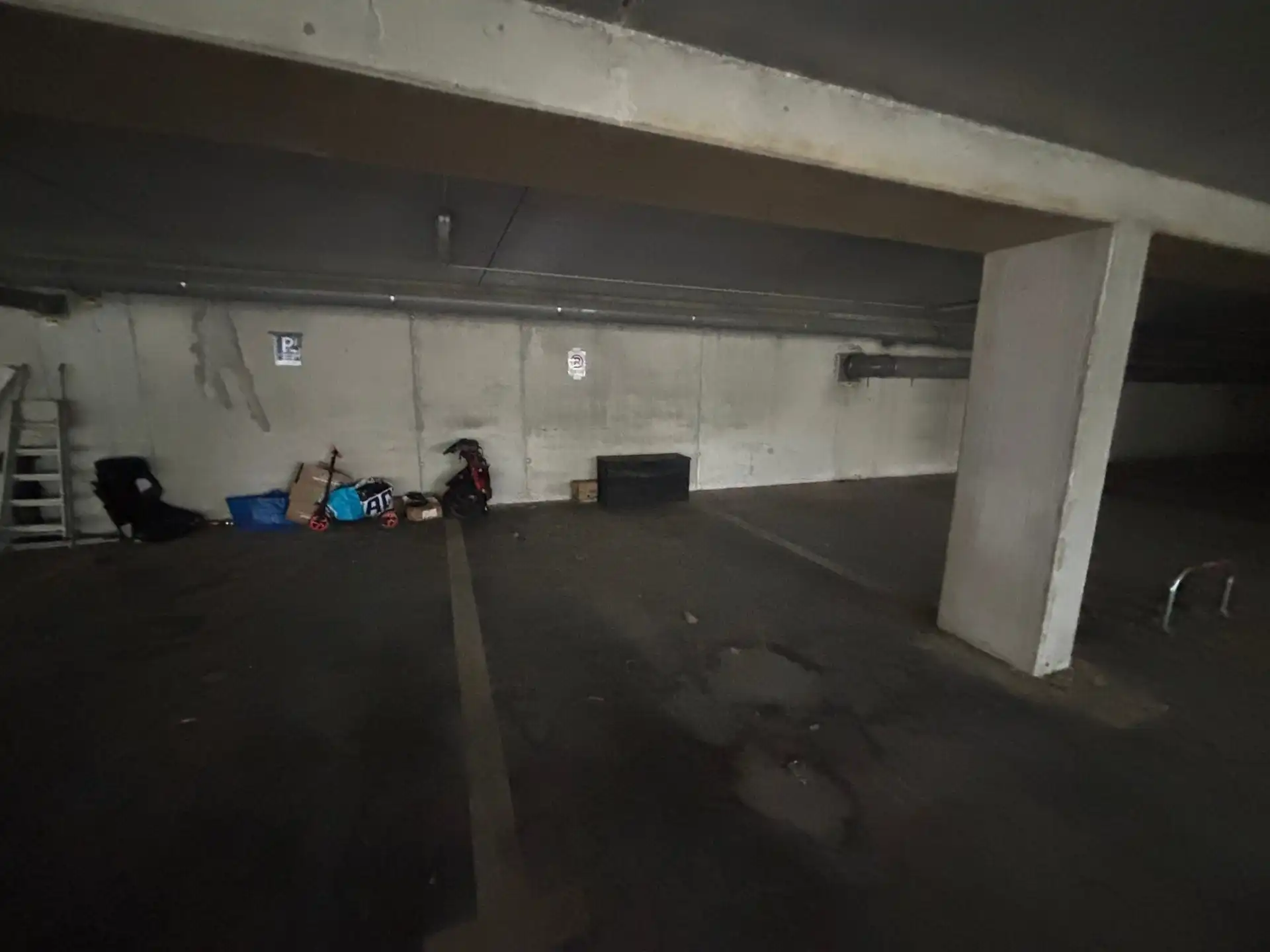 Instapklare gezinswoning met 3 slaapkamers, terras, voortuin en parking foto 20