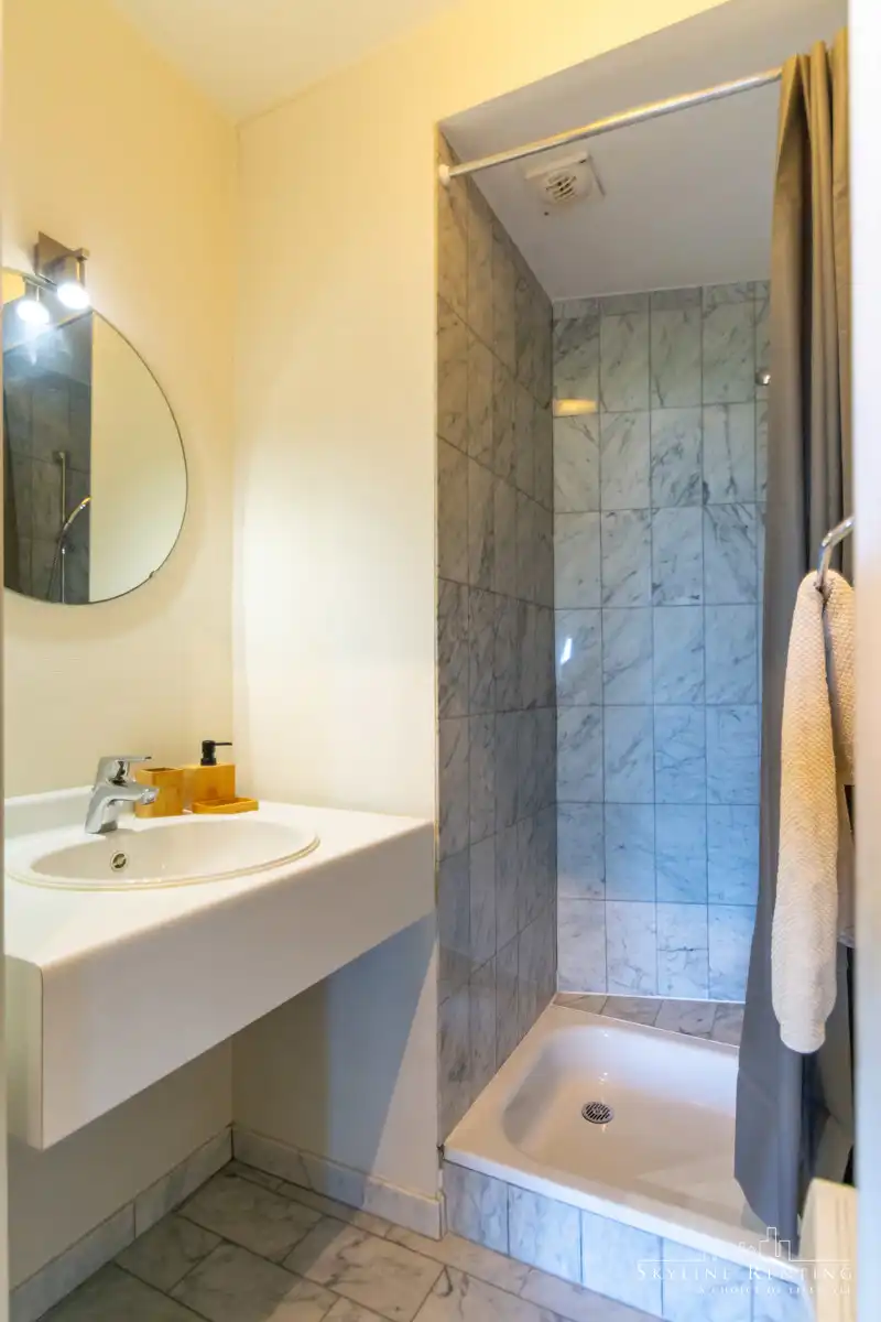 2 slaapkamer gemeubeld appartement met terras foto 11