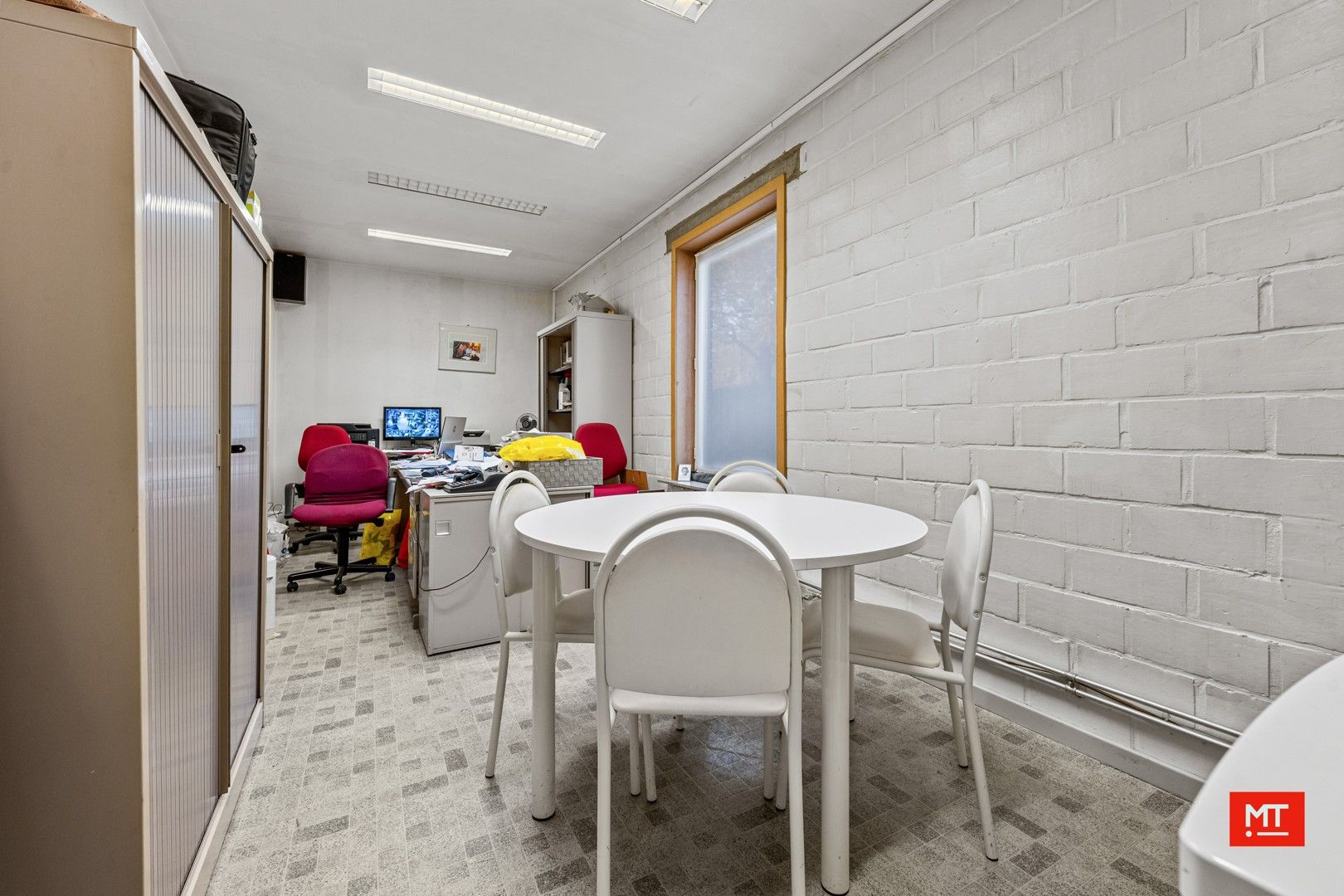 Bijzonder ruim gebouw met tal van mogelijkheden en uitweg, te koop in de dorpskern van Dadizele foto 26