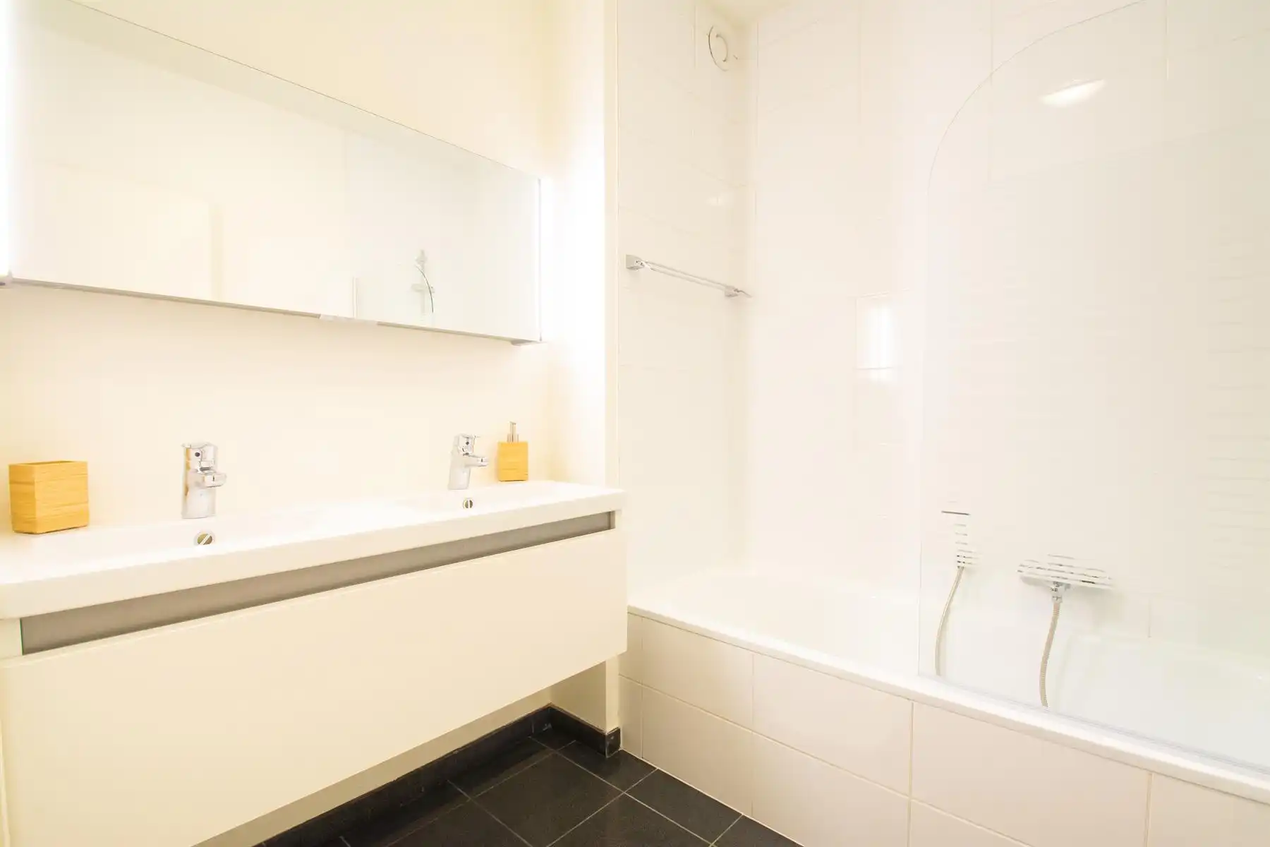 Prachtig appartement - 2 Kamers + TERRAS met TUIN! foto 12