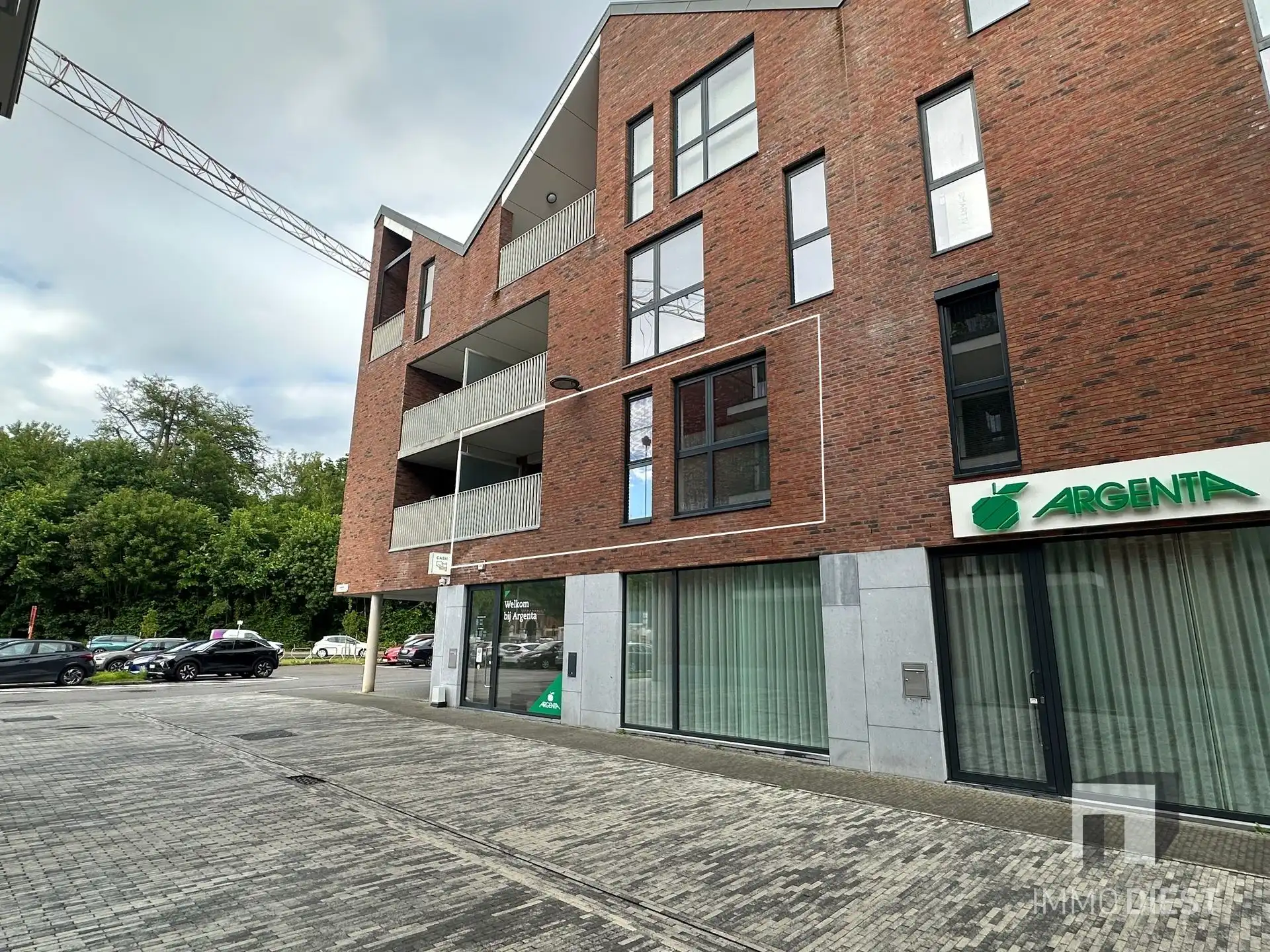 Appartement met 1 slaapkamer, parking en kelder foto 2