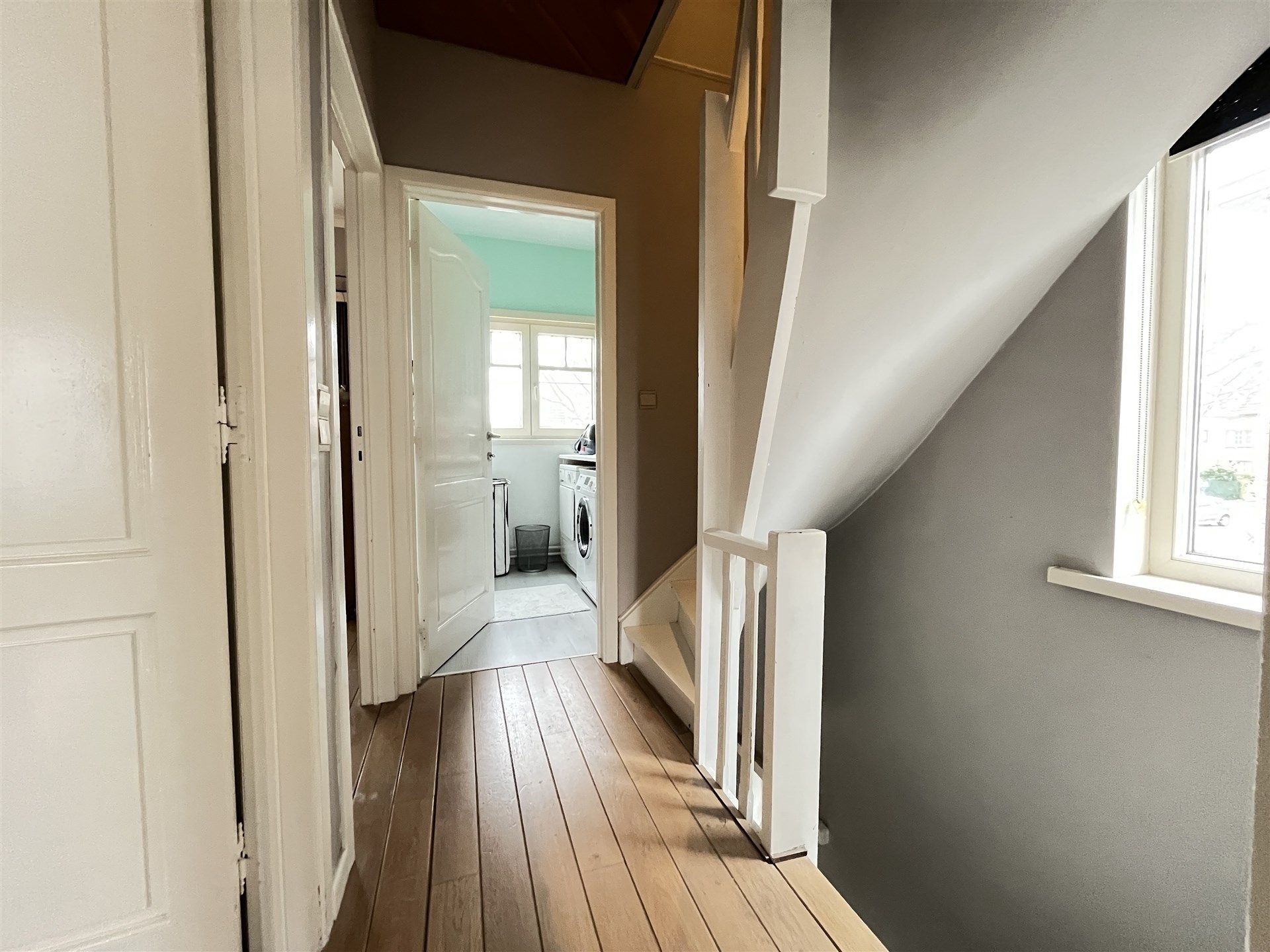 Halfopen bebouwing met garage en tuin foto 11