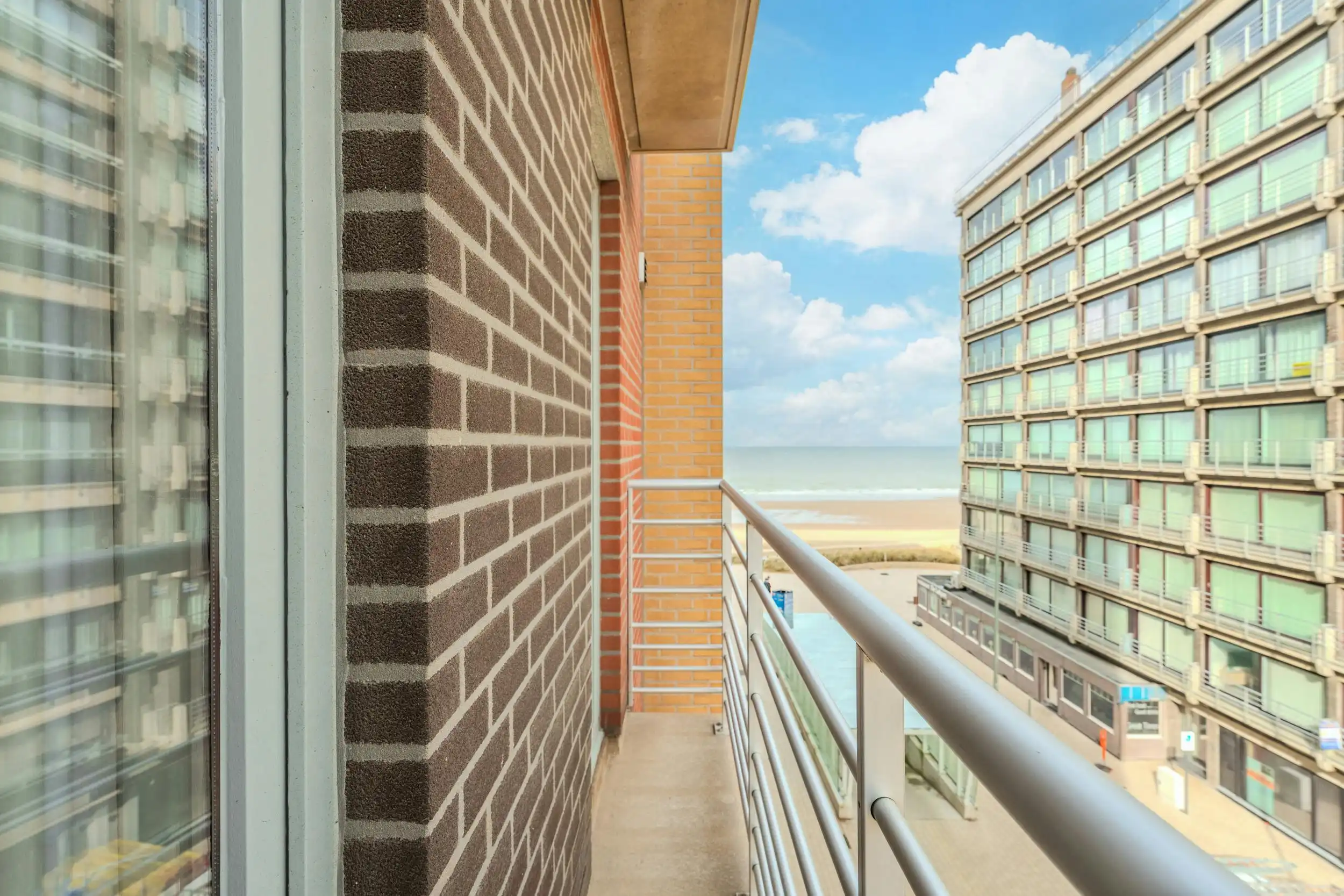 Lichtrijk hoekappartement met 3 slaapkamers op topligging! foto 3