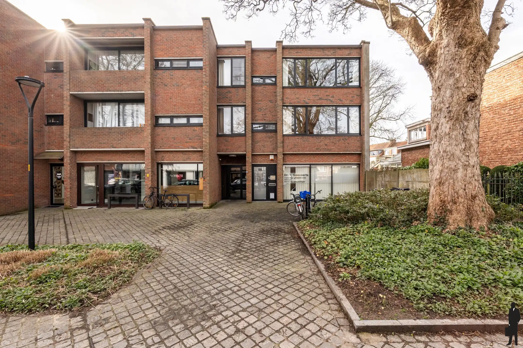 3 slpk-appartement met dubbele staanplaats in centrum Hove foto {{pictureIndex}}