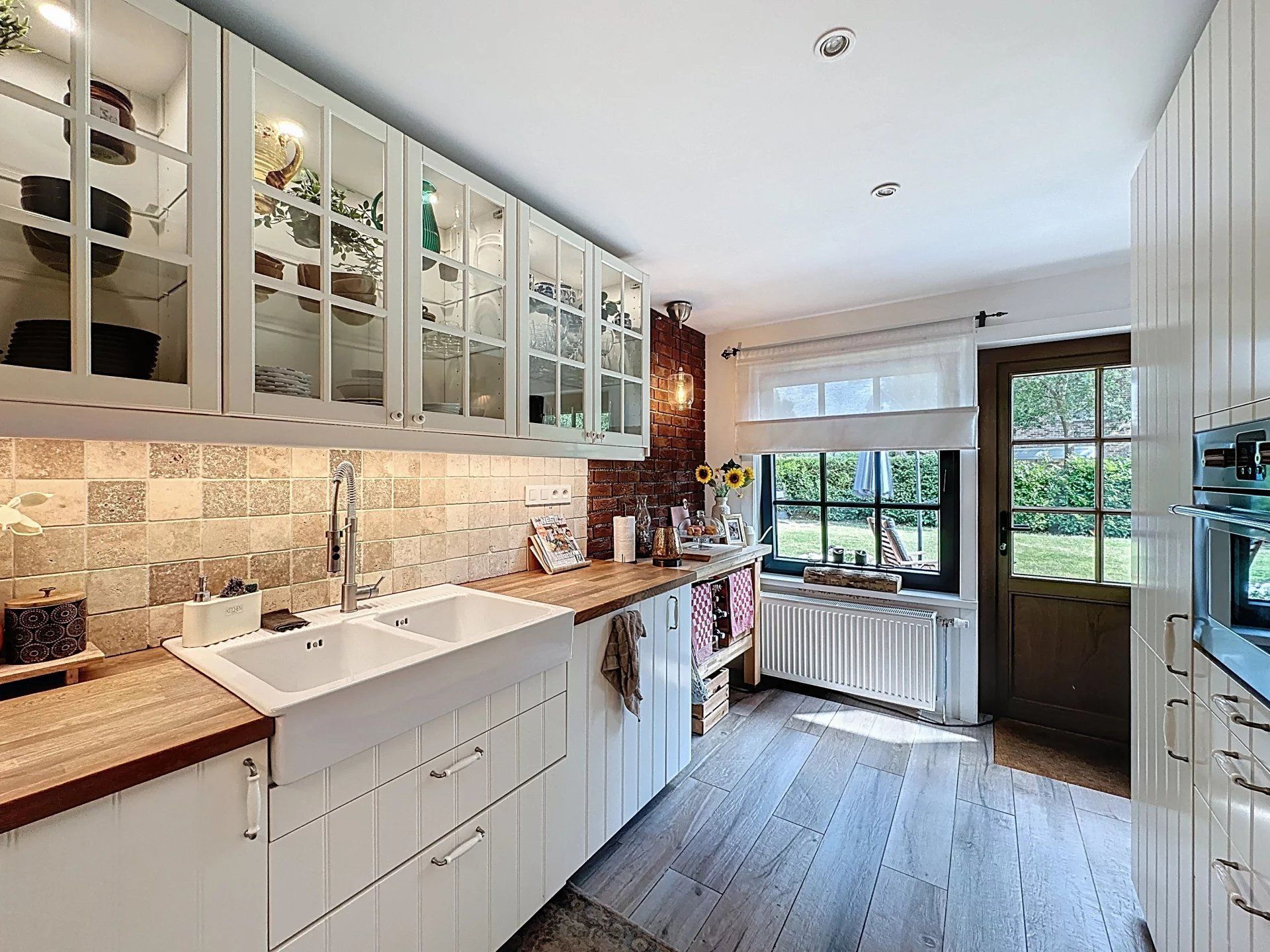 Volledig gerenoveerde villa in de Europese wijk. foto 24