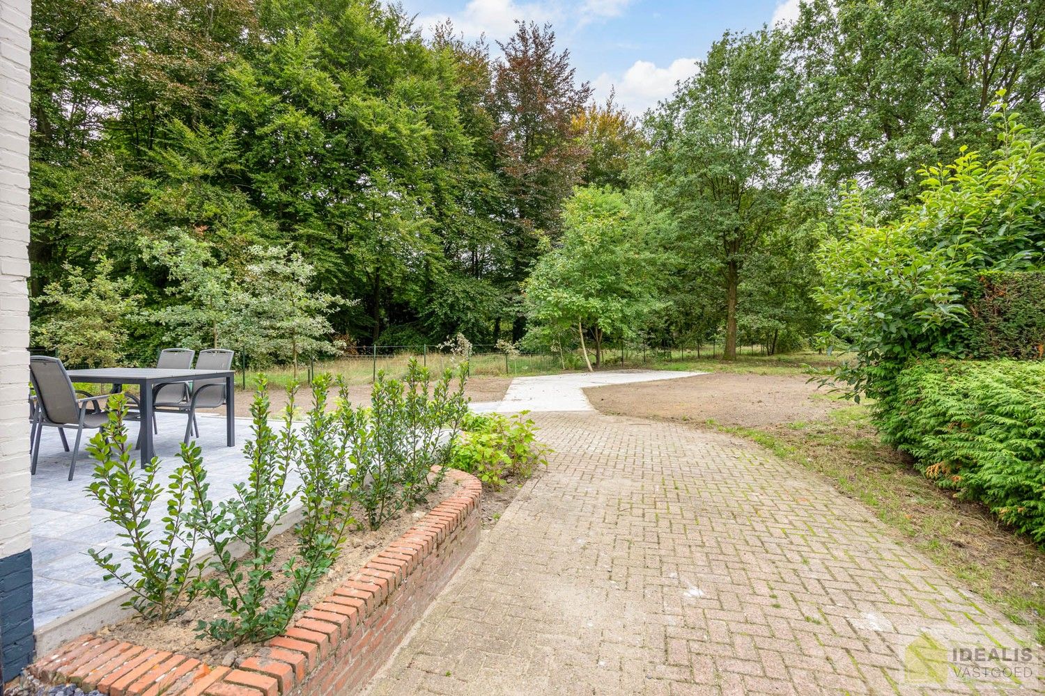PRACHTIG GELEGEN EN INSTAPKLARE VILLA IN NIEUWBOUWSTAAT! foto 37