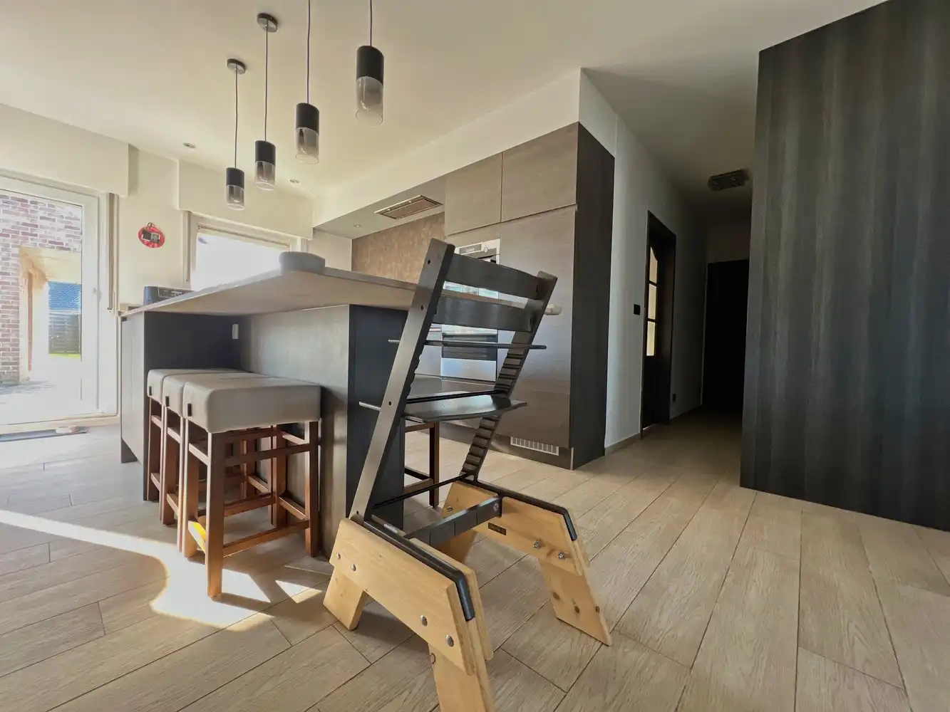 Prachtige gezinswoning met bijgebouw + zonnige tuin foto 6