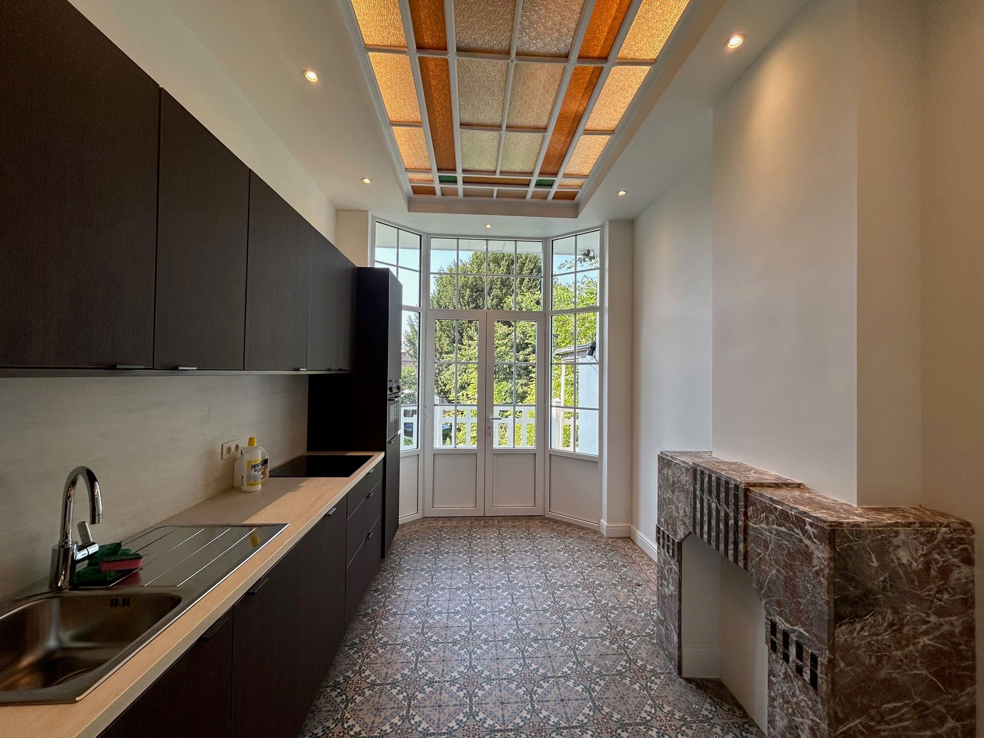 Exclusief gelijkvloers appartement gelegen in het centrum! foto 12