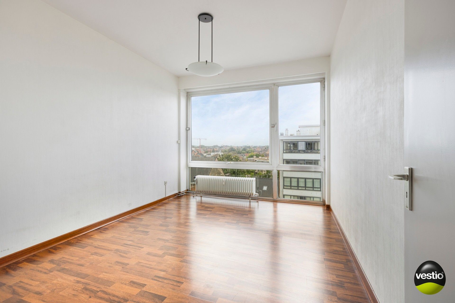 Klassevol, lichtrijk 3 slaapkamer appartement van 145 m² op het Leopoldplein. foto 11