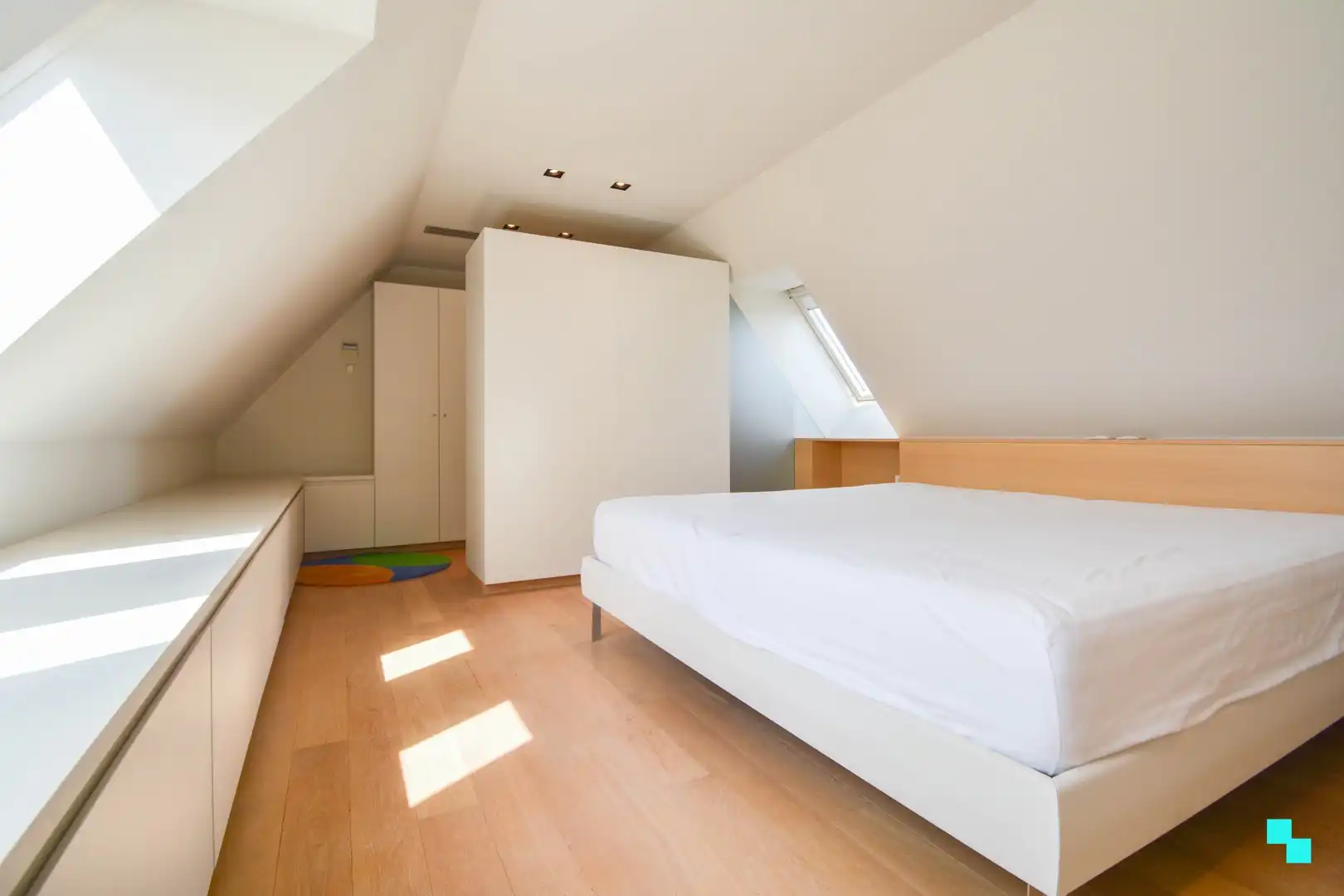 UItzonderlijk ruim appartement aan het water te Roeselare! foto 23