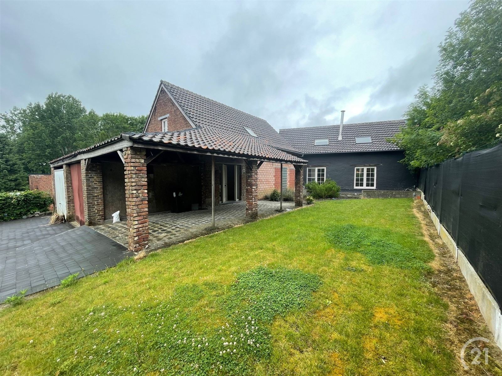 3 gevel fermette met tuin en garage op 9are20 foto {{pictureIndex}}