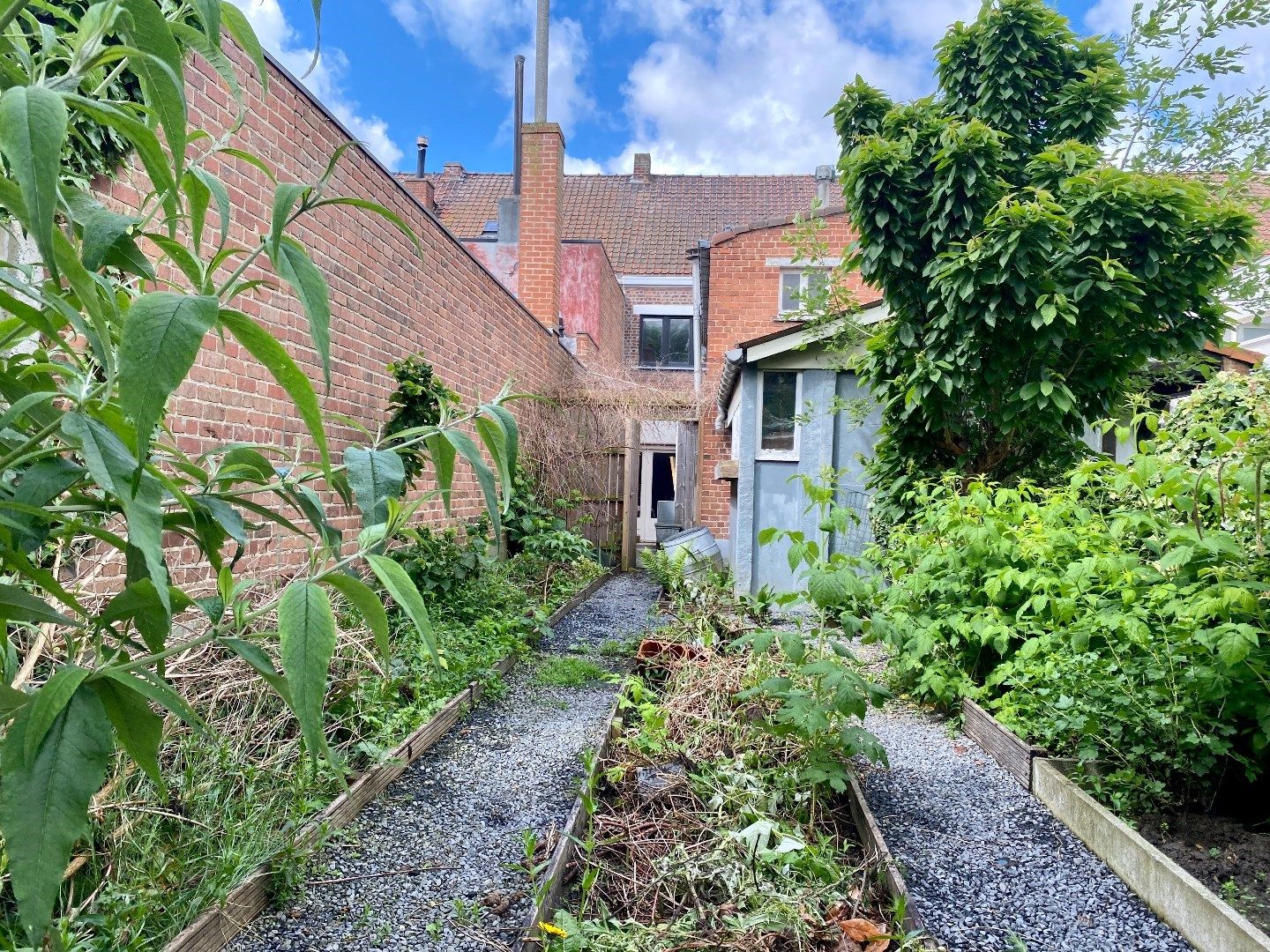 Rijwoning te koop in het centrum van Zwevegem foto 1