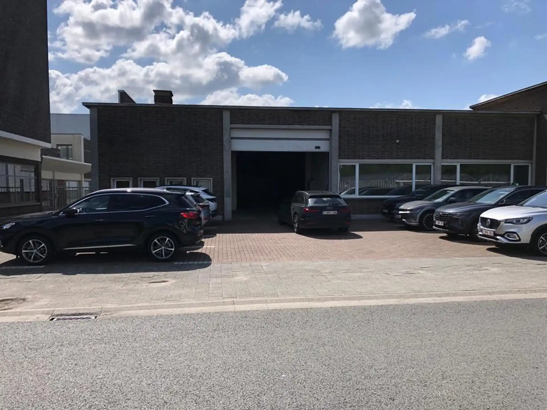 TE HUUR: magazijn 1.316m² foto 7