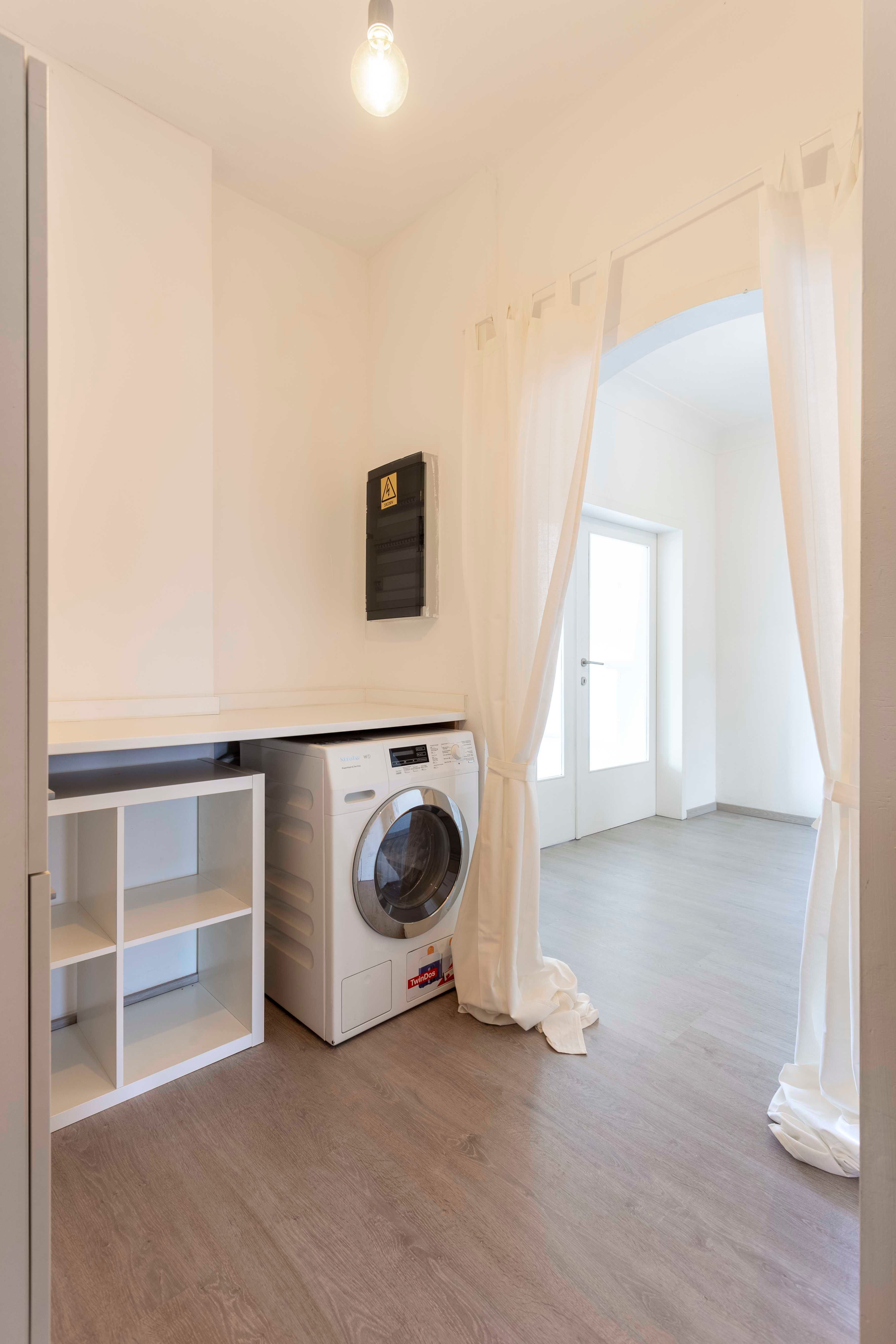 Trendy en ruim appartement met twee slaapkamers te huur in Berchem! foto 7